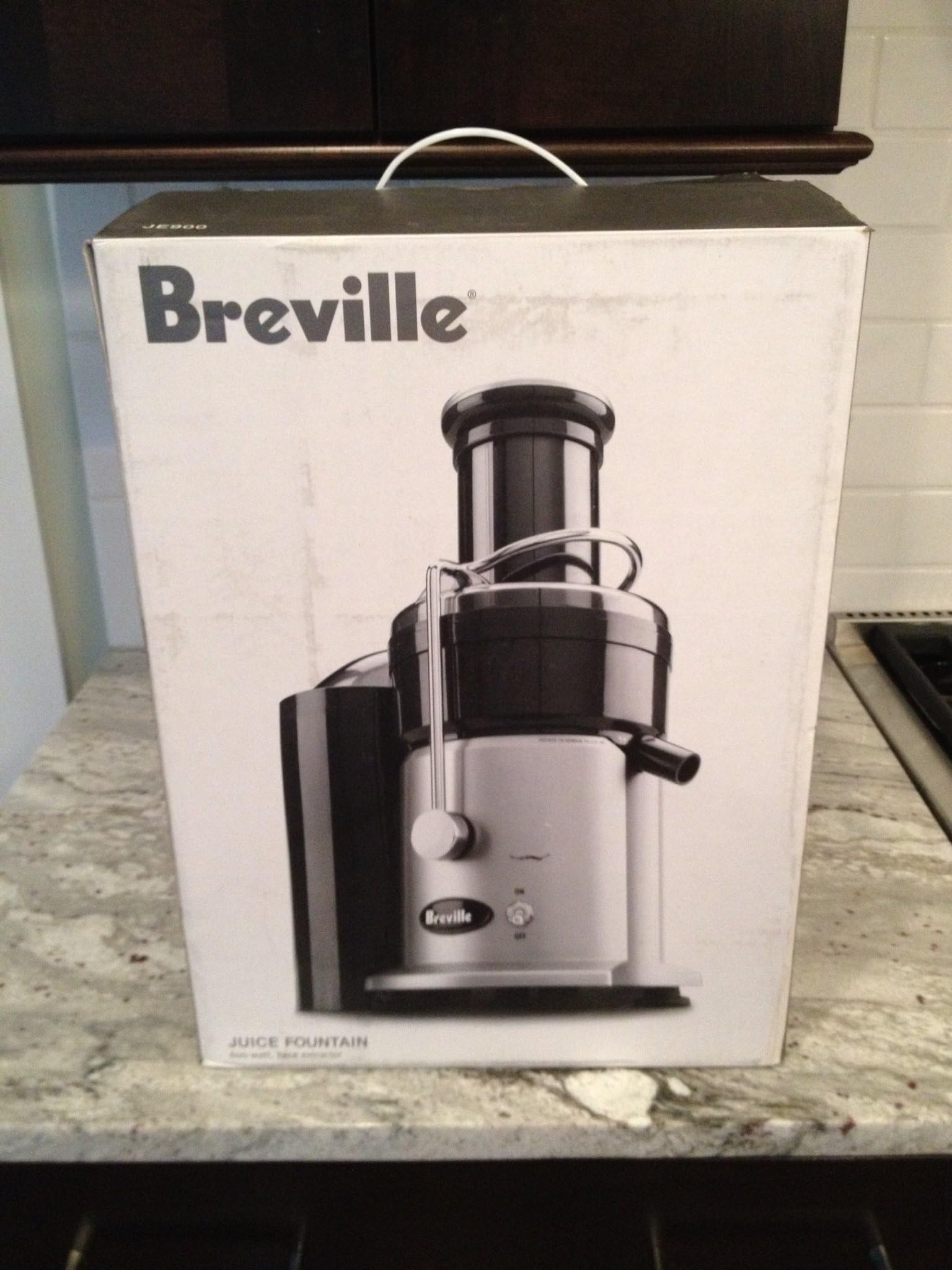 Breville JE900 Juice Fountain Professional Juice Extractor