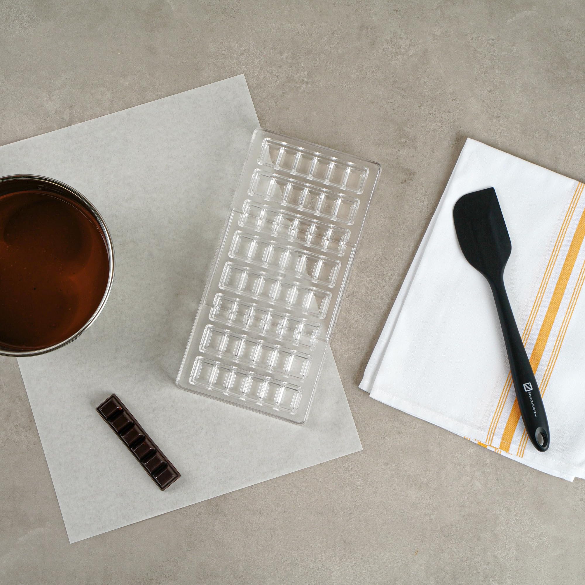 Pastry Tek - Molde de barra de chocolate de 10.8 x 5.3 pulgadas, 1 molde de chocolate lavable en lavavajillas, 8 cavidades, congelable, molde de policarbonato transparente para caramelos, para barras