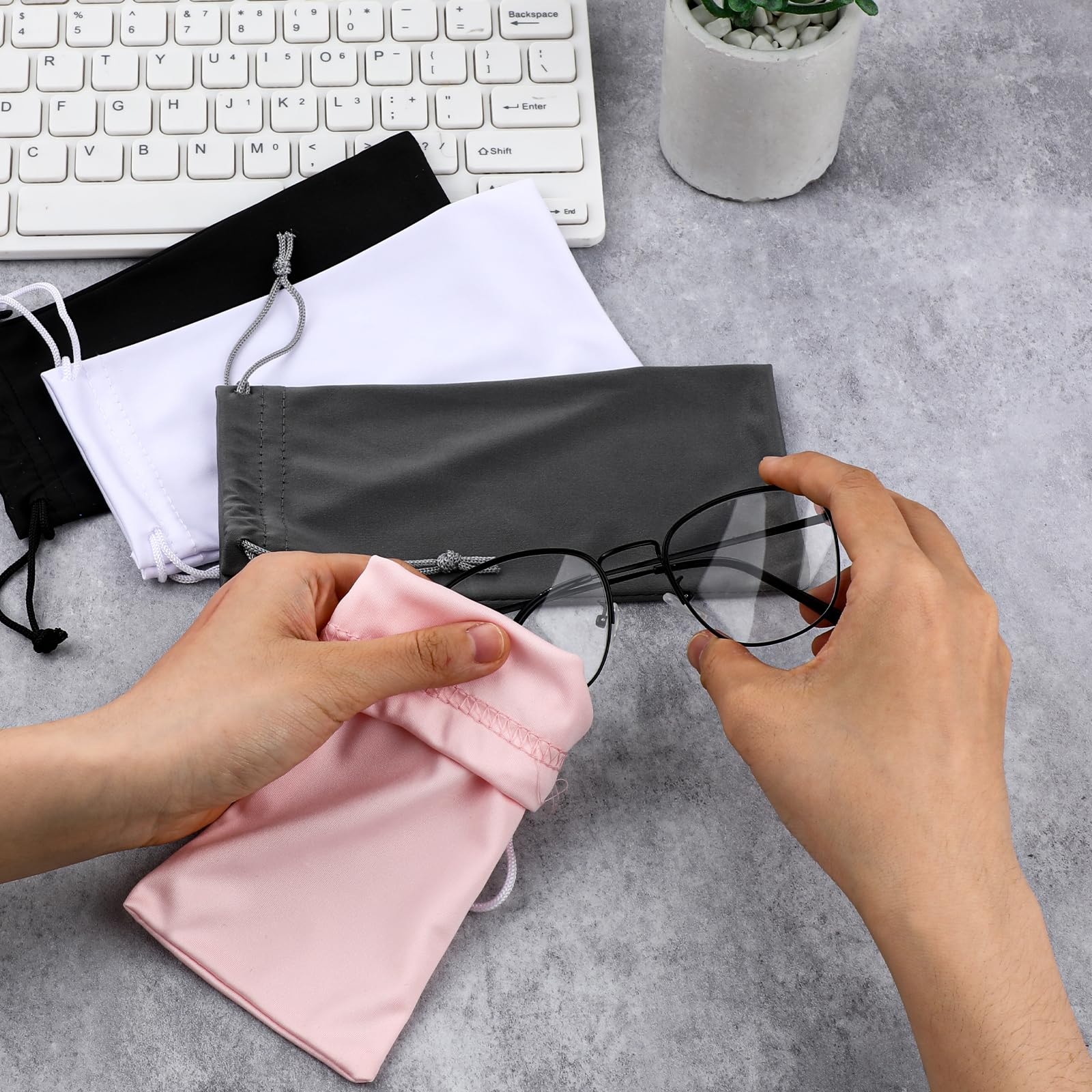 Bewudy Worki na okulary przeciwsłoneczne z mikrofibry, 4 sztuki, miękkie, z mikrofibry, ze sznurkiem do przechowywania, przenośne etui na okulary przeciwsłoneczne, torba na okulary dla mężczyzn i