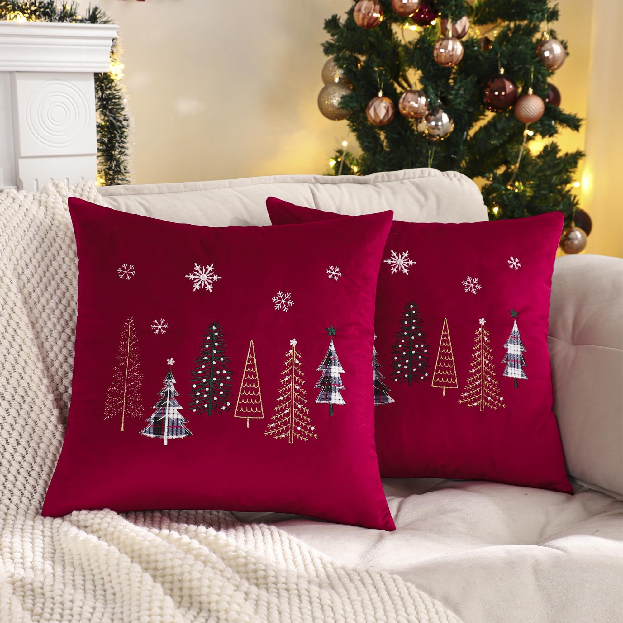 Housse de coussin velours Noël rouge Tosleo pour décorer le salon en hiver