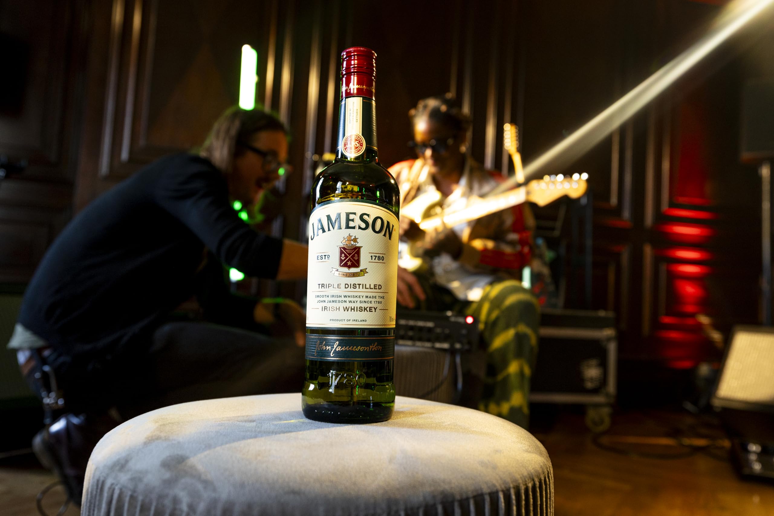 Jameson Irish Whiskey Original, Tripla Distillazione a Midleton, vol 40%, 100 CL