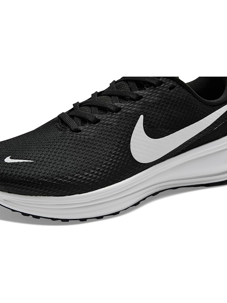 Black Nike Revolution 8