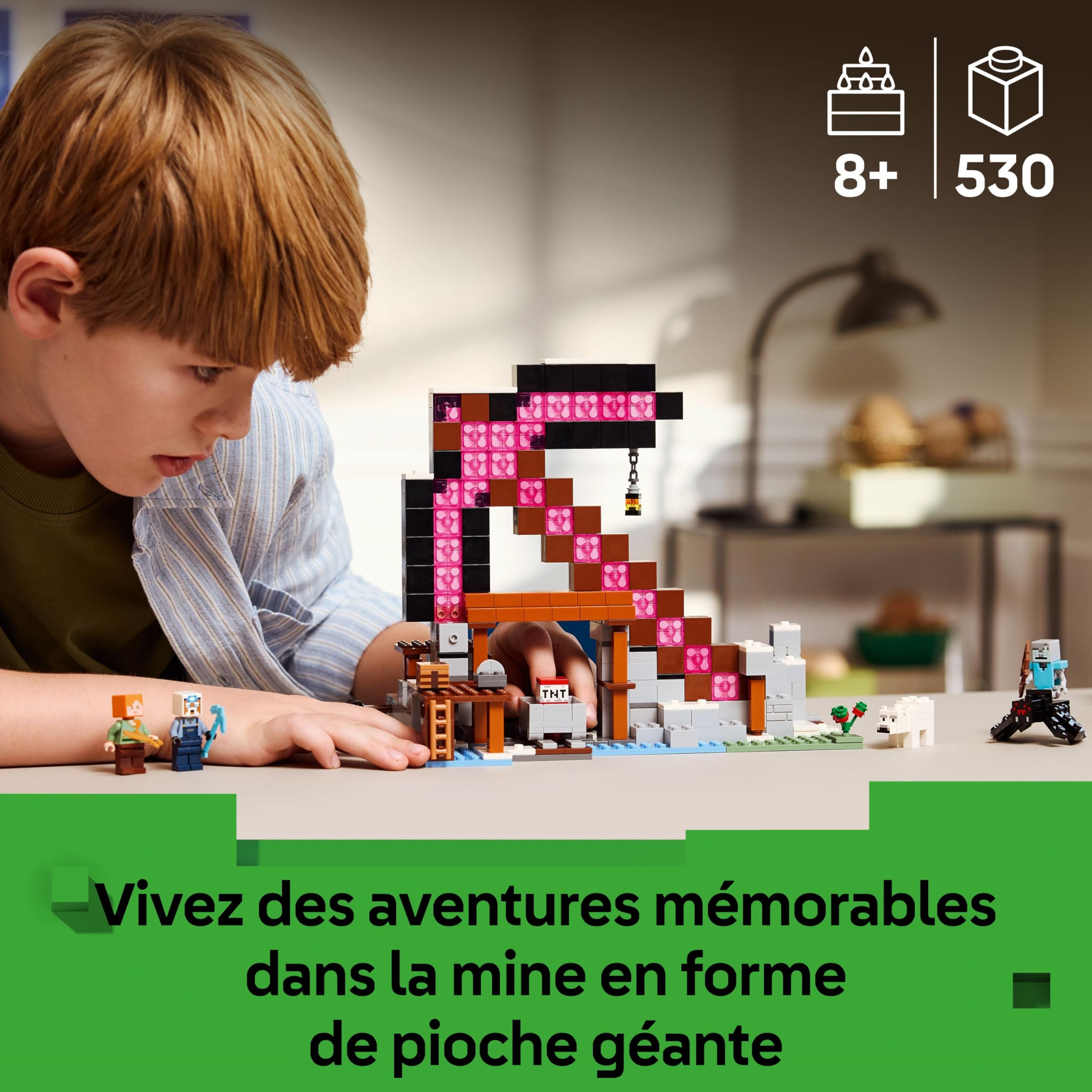 LEGO Minecraft La Mine en Forme de Pioche - Jouet de Construction Interactif - Figurines d'Alex, d'un Mineur & d'un Vagabond sur Araignée - Cadeau Collector pour Gamer, Garçon ou Fille dès 8 ans 21277