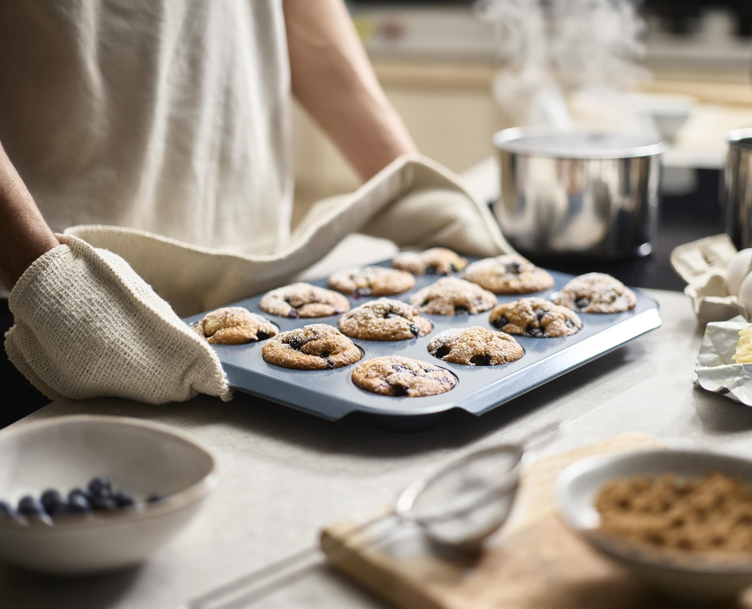 【新品】ファイヤーキングBake and Serve SET（12点セット） Amazon.com: Joseph Joseph Nest™ Bake 12-Cup Non-Stick Muffin Tray