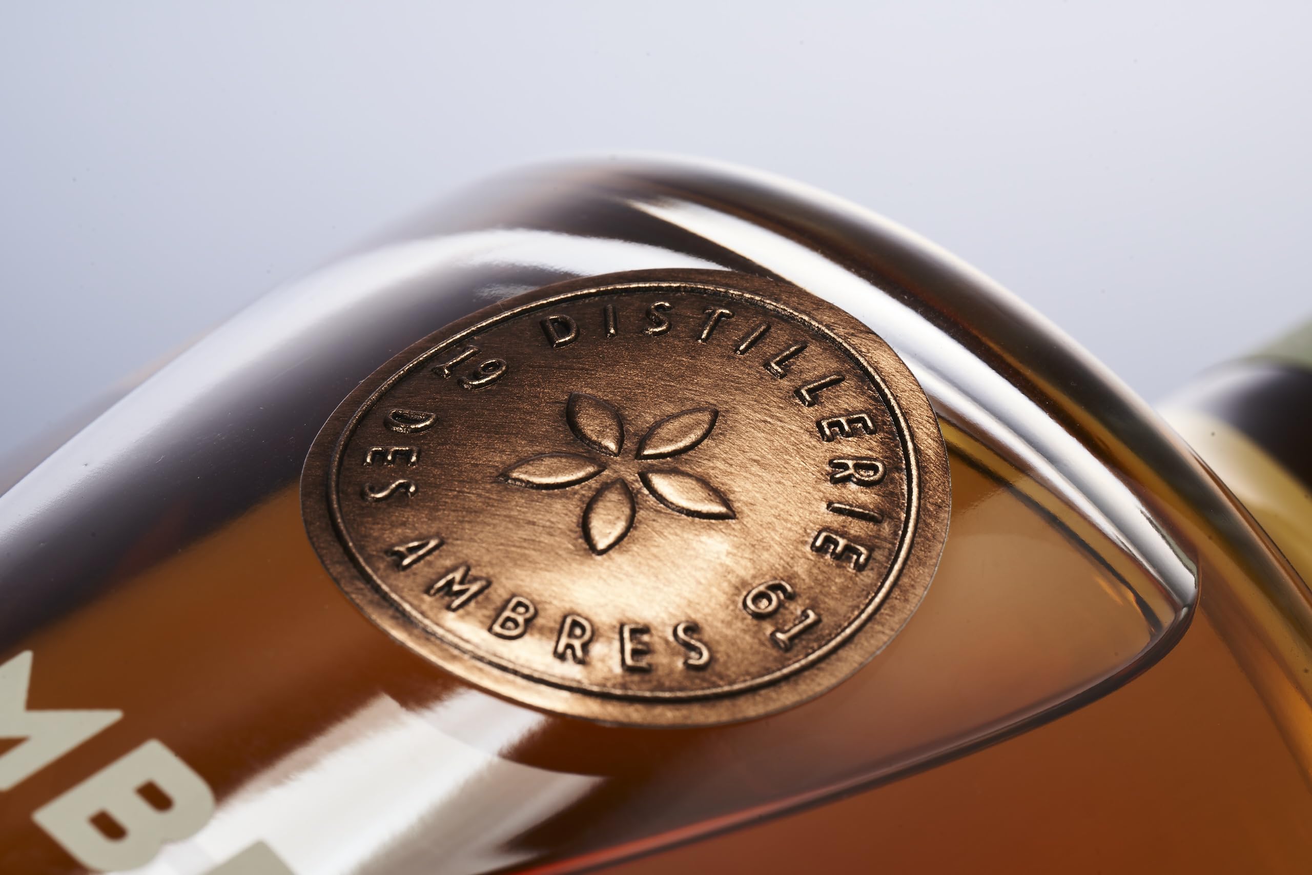 Distillerie des Ambres Calvados Ambre No 1 ‎43% vol. - Calvados aus Pays d'Auge Frankreich (1 x 0.7 l)