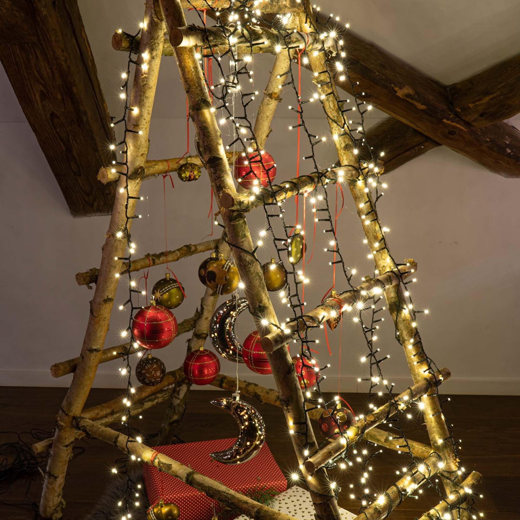 hellum LED Lichterkette Außen oder Innen, Lichterkette Warmweiß klassisch mit Timer, strombetrieben mit 400 LED < 59 lm, Weihnachtsbaumbeleuchtung mit Kabel in Grün 578928