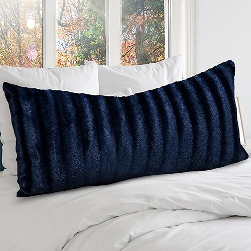 Cheer Collection Almohada de cuerpo largo de piel sintética, almohada decorativa para cama y sofá, lavable a máquina, color azul (18 x 40 pulgadas)