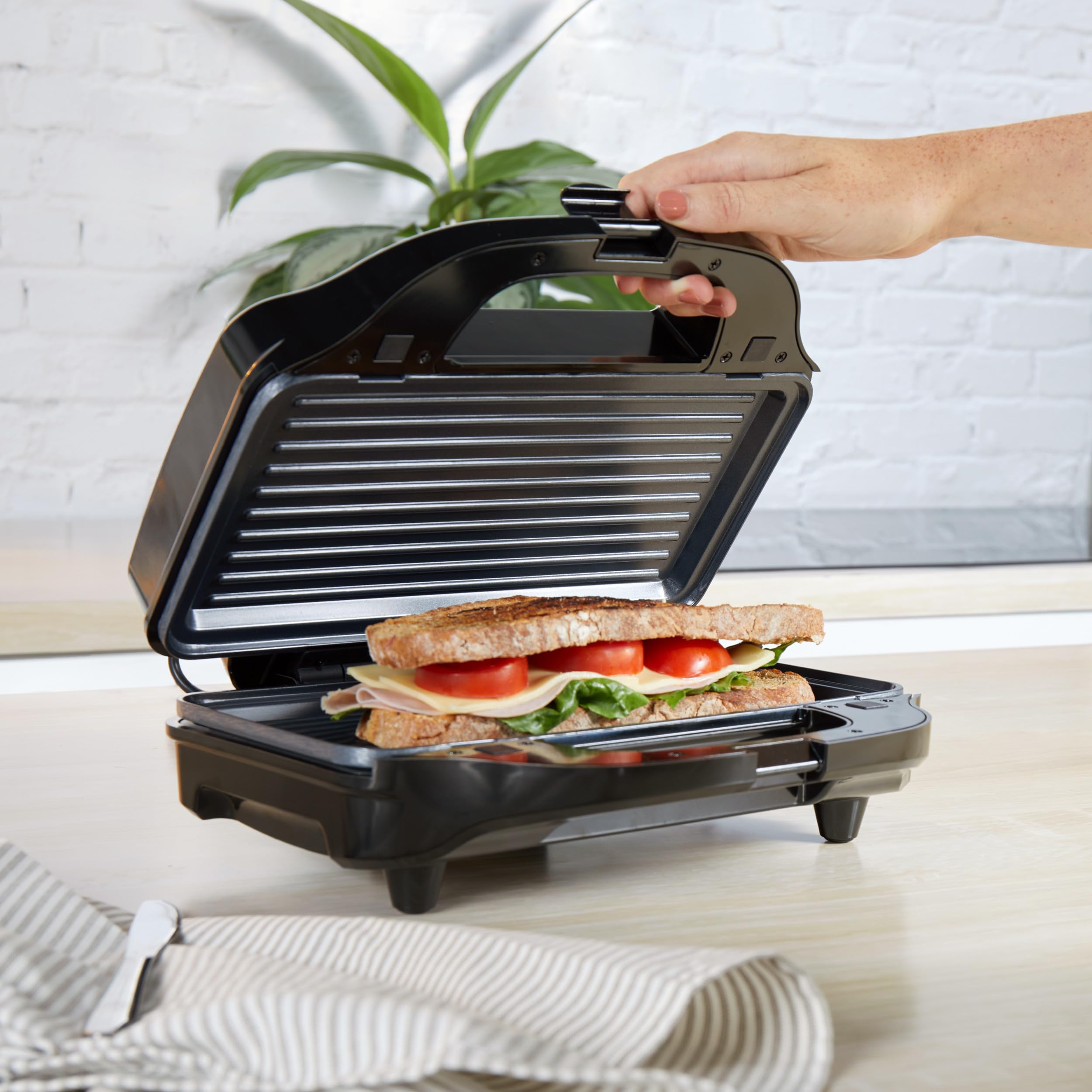 Petra PT2143TVDEEU7 Urzadzenie 3 w 1 XL do przekasek, nieprzywierajace i latwe w czyszczeniu plyty 28,5 cm, 900 W, gofrownica, opiekacz do panini, toster, lunch/sniadanie, chlodne w dotyku uchwyty