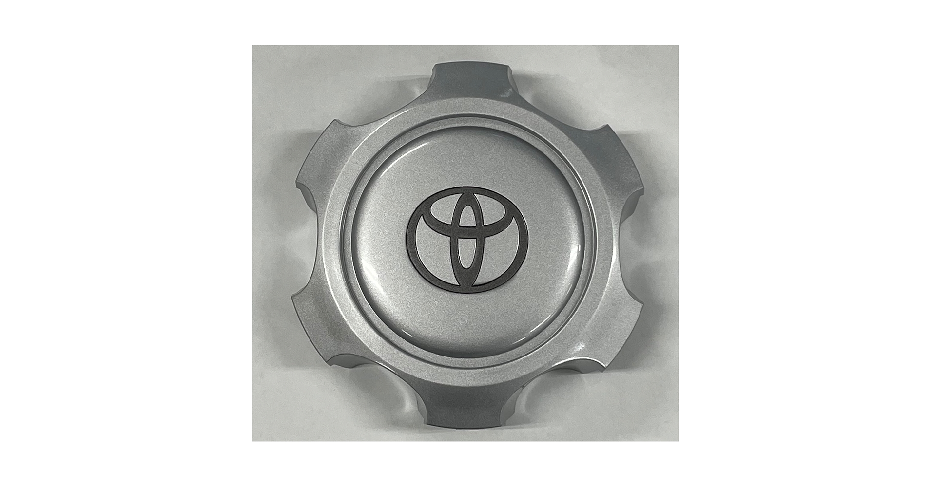 Amazon | TOYOTA (トヨタ) 純正部品 ホイールハブ オーナメント