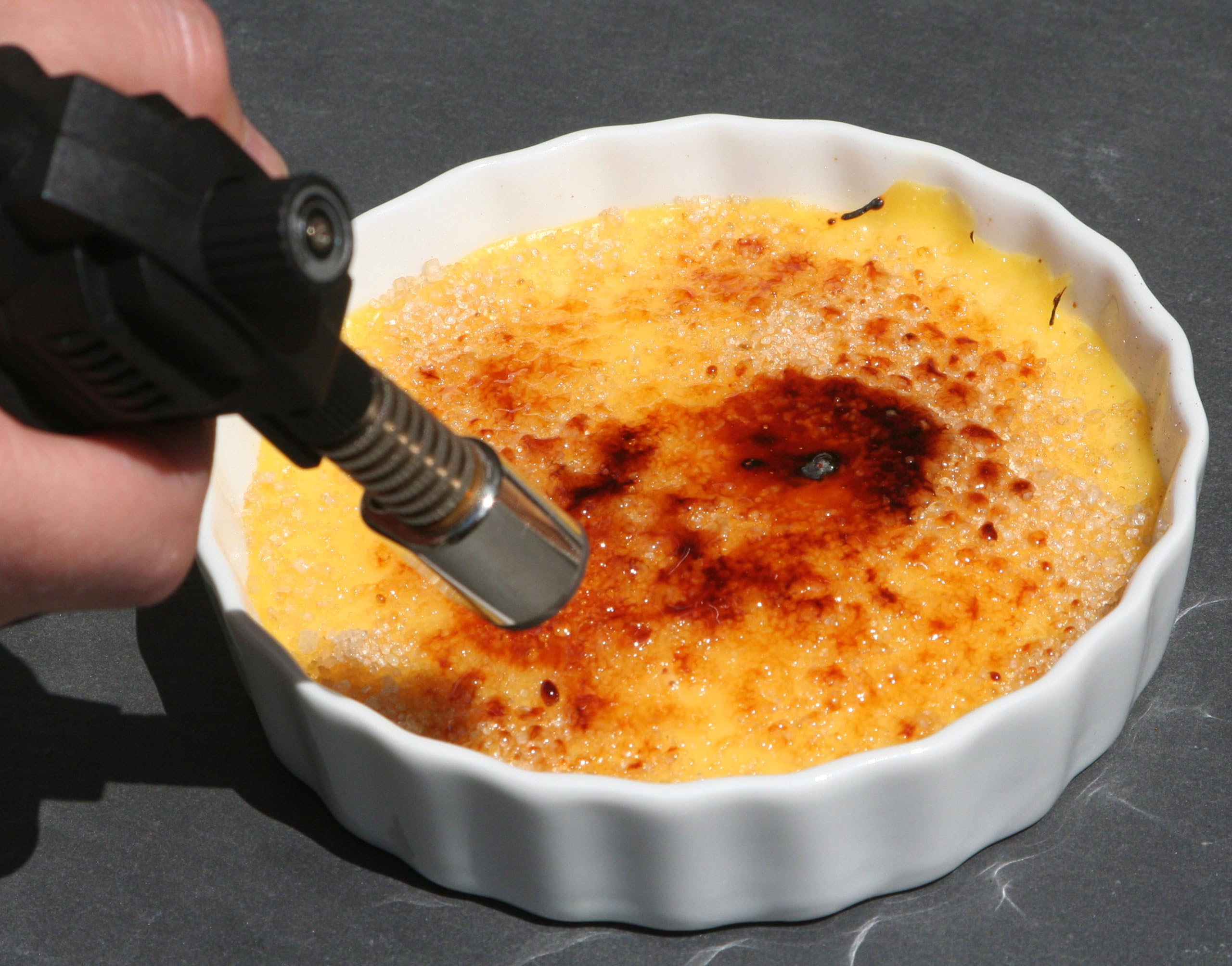 Lebrun Couverts - Coffret Service crème brulée 5 pièces Comprenant 1 Chalumeau culinaire, 4 ramequins - Vaisselle et Arts de la Table - Diamétre 10cm - Marque Française.