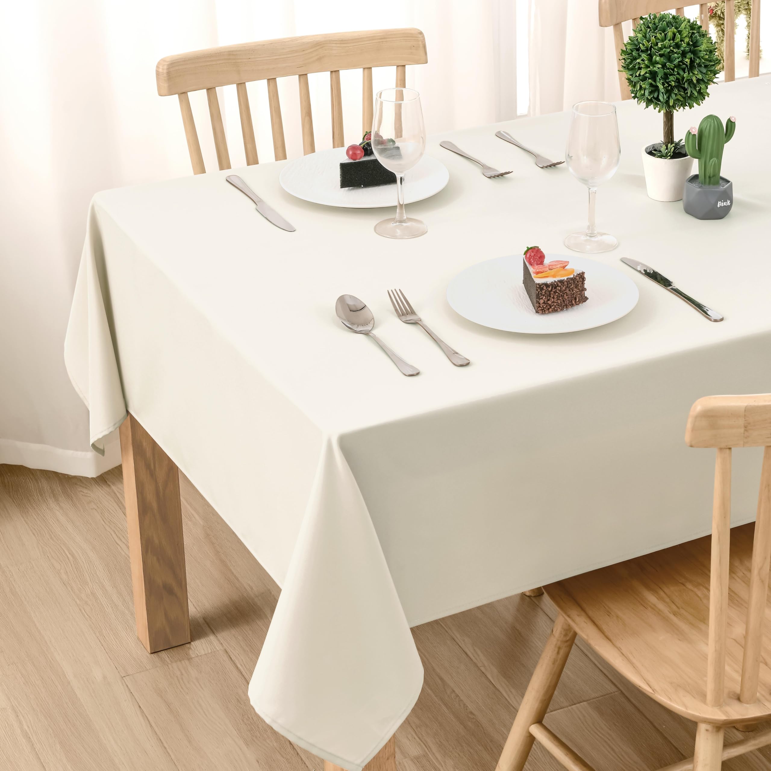 DWCN Champagner Tischdecke Outdoor Wetterfest 135x180cm Fleckschutz Abwaschbar Wasserabweisend Tischwäsche Abwischbare Wasserdicht Tischtuch für Esszimmer, Garten, Party, Hochzeiten oder Haushalt