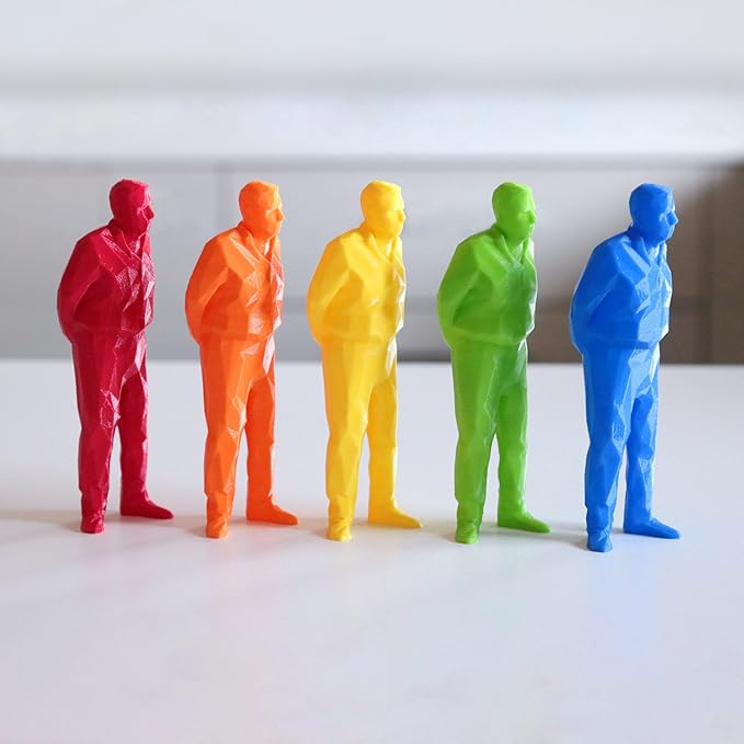 stampa 3d signore anziano che osserva cantiere