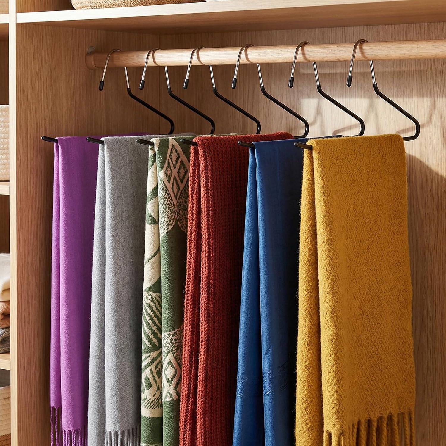 15 Pack Heavy Duty Blanket Hangers, 13.6-Inch Non-Slip Quilt Hangers with Rubber Coated Metal Core, Space-Saving Z-Design for Comforters, Towels, Table Cloths & Sleeping Bags