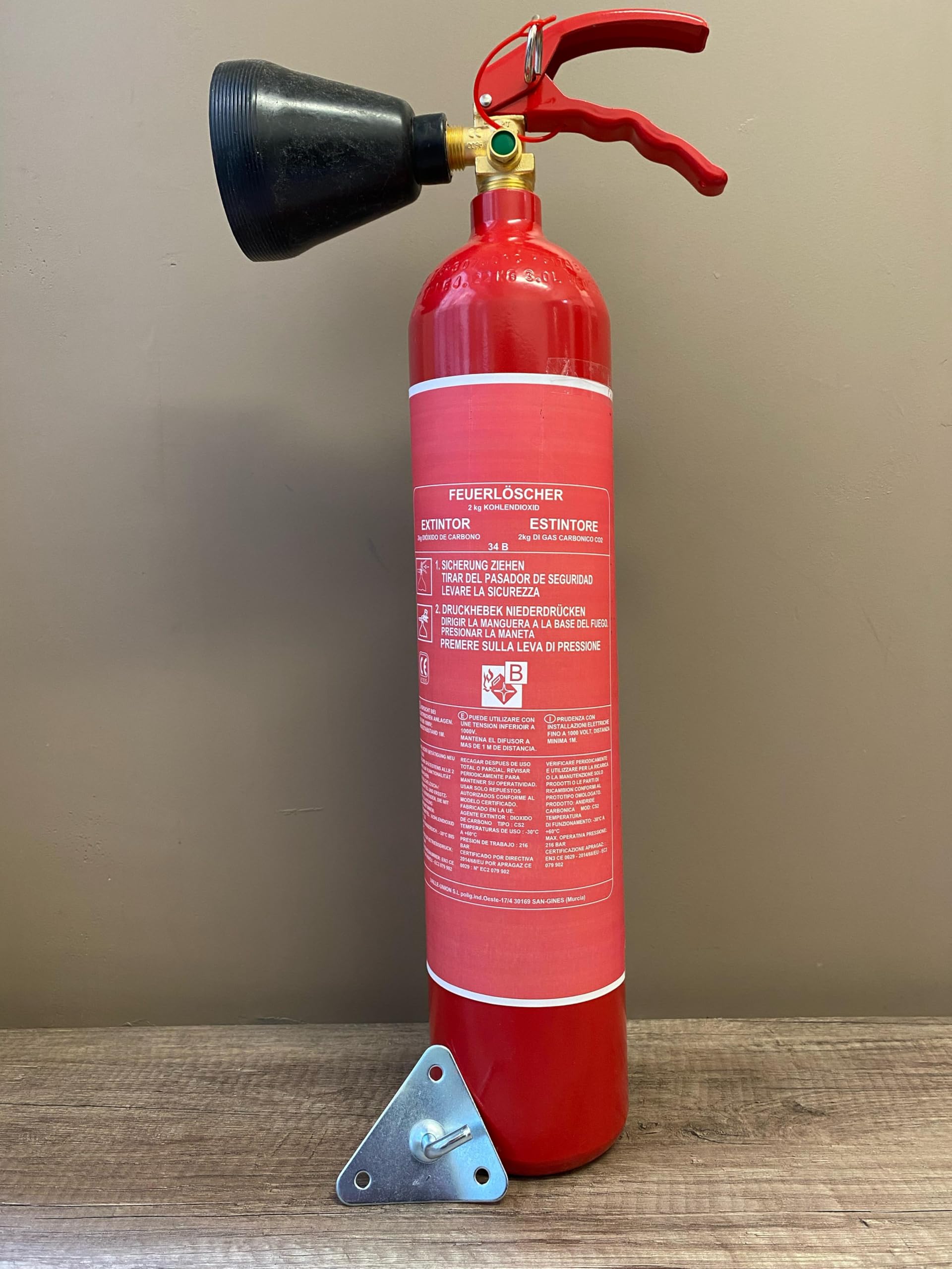 Extincteur CO2 capacité 2 Kg avec Support de Fixation Norme CE Europe