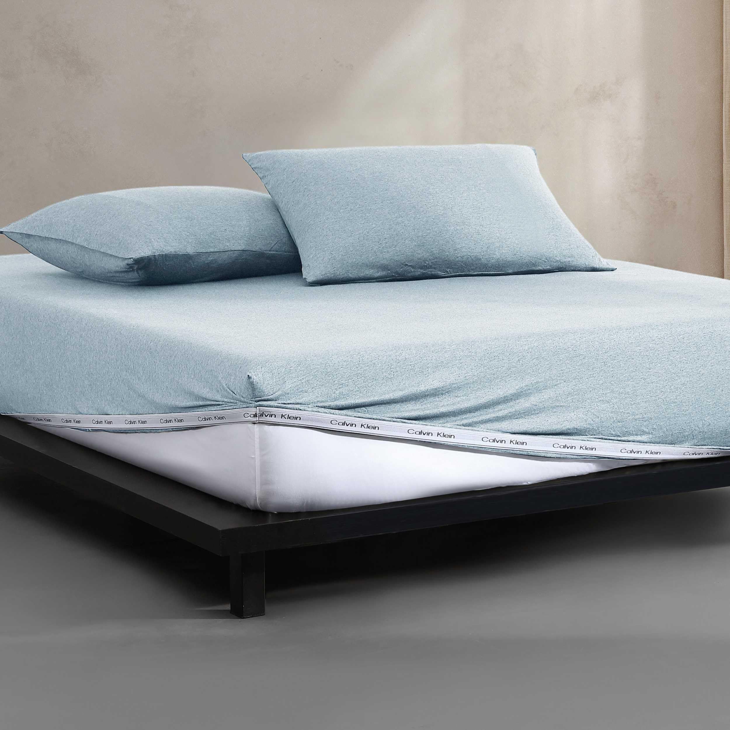 Calvin Klein - Sábanas de Cama King, Juego de Ropa de Cama de Jersey de Mezcla de algodón con Bolsillos Profundos, Esenciales de Ropa de Cama súper Suaves y acogedores (algodón Moderno Aguamarina