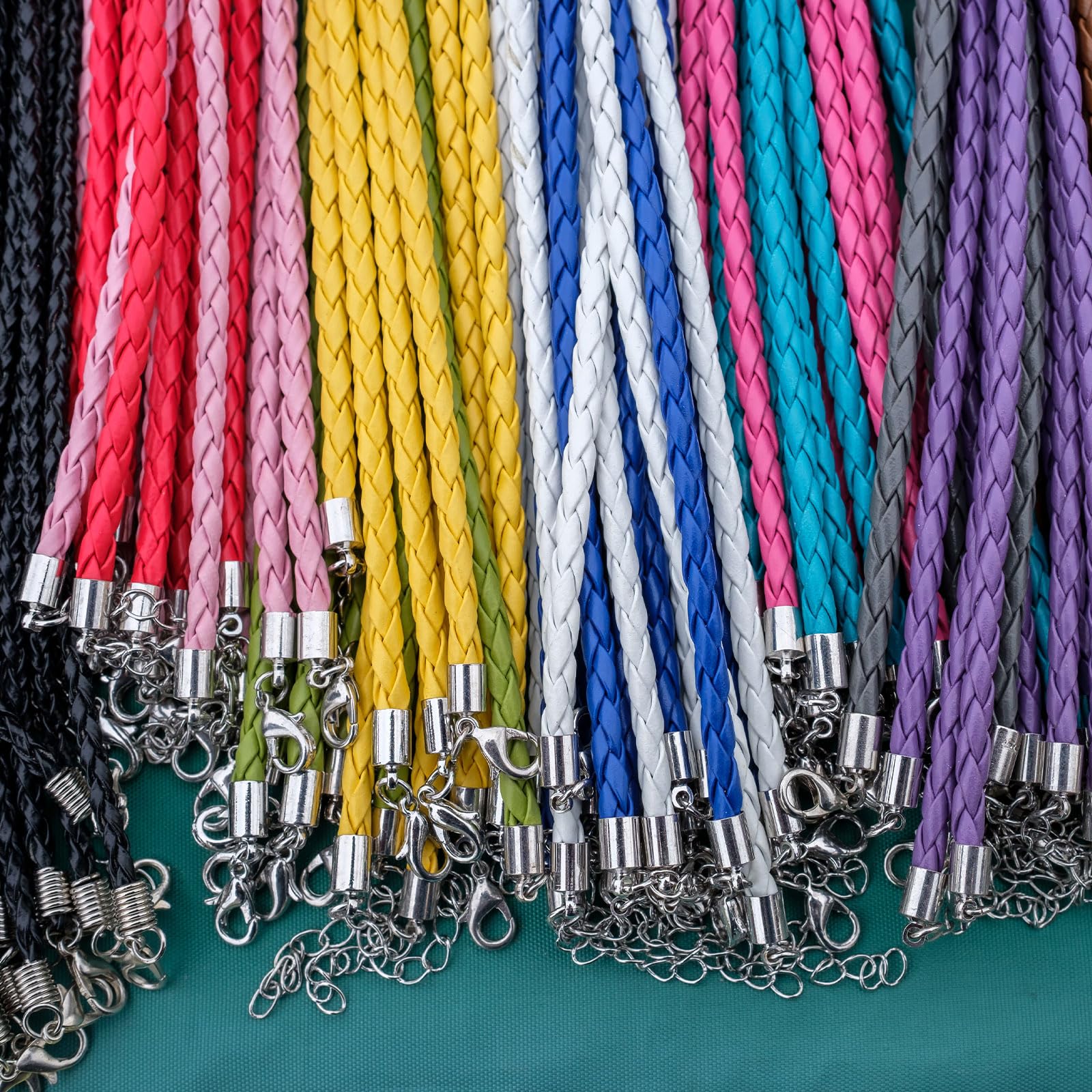 QUARKZMAN Cordoni in Pelle Intrecciata, Cinghia in Pelle Rotonda, Corda in Pelle Morbida per la Creazione di Gioielli, Realizzazione di Cravatte, Collane (3mm, 2 Iarde, Rosso Rosa)