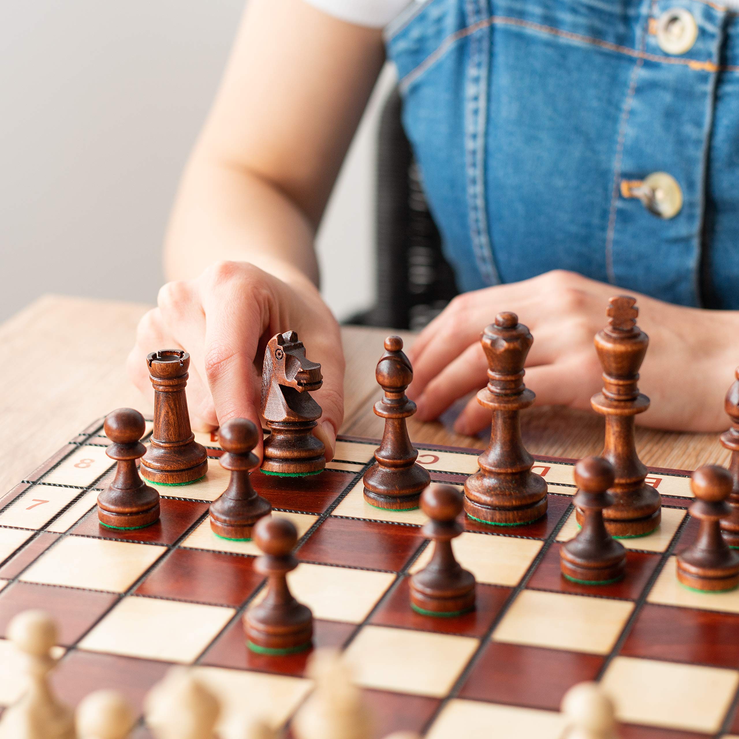 Master of Chess Echiquier Bois 35 cm et Dames avec Pieces Echecs 2 en 1 Tournoi