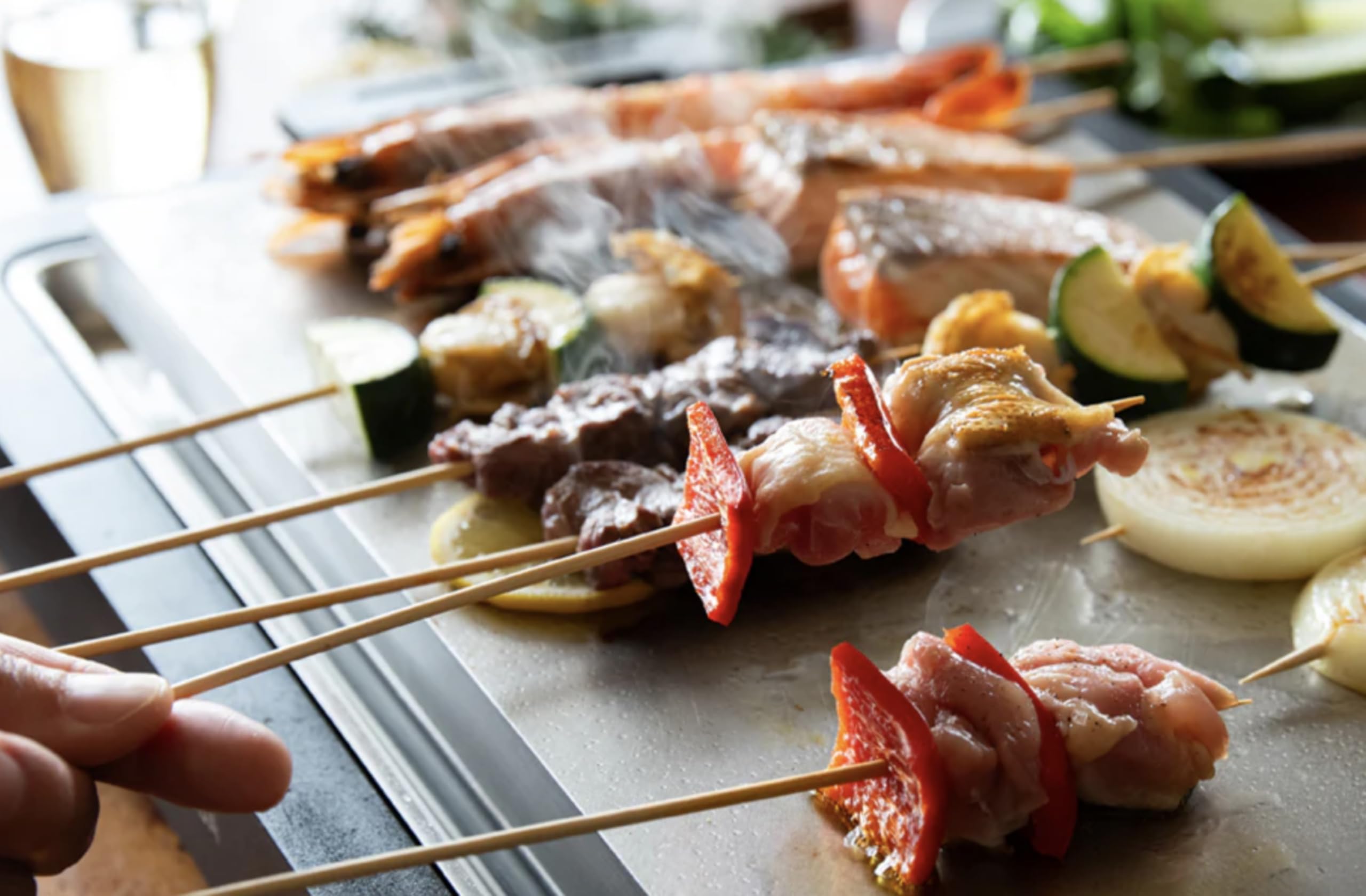BALMUDA The Teppanyaki | Electric Griddle | 15” W x 9.6” D Cooking Surface | 6.6mm Thick Plate | Precise Temperature Control (320°F–430°F) | 360 Design | Perfect for Steak, Okonomiyaki, Crepes, & More