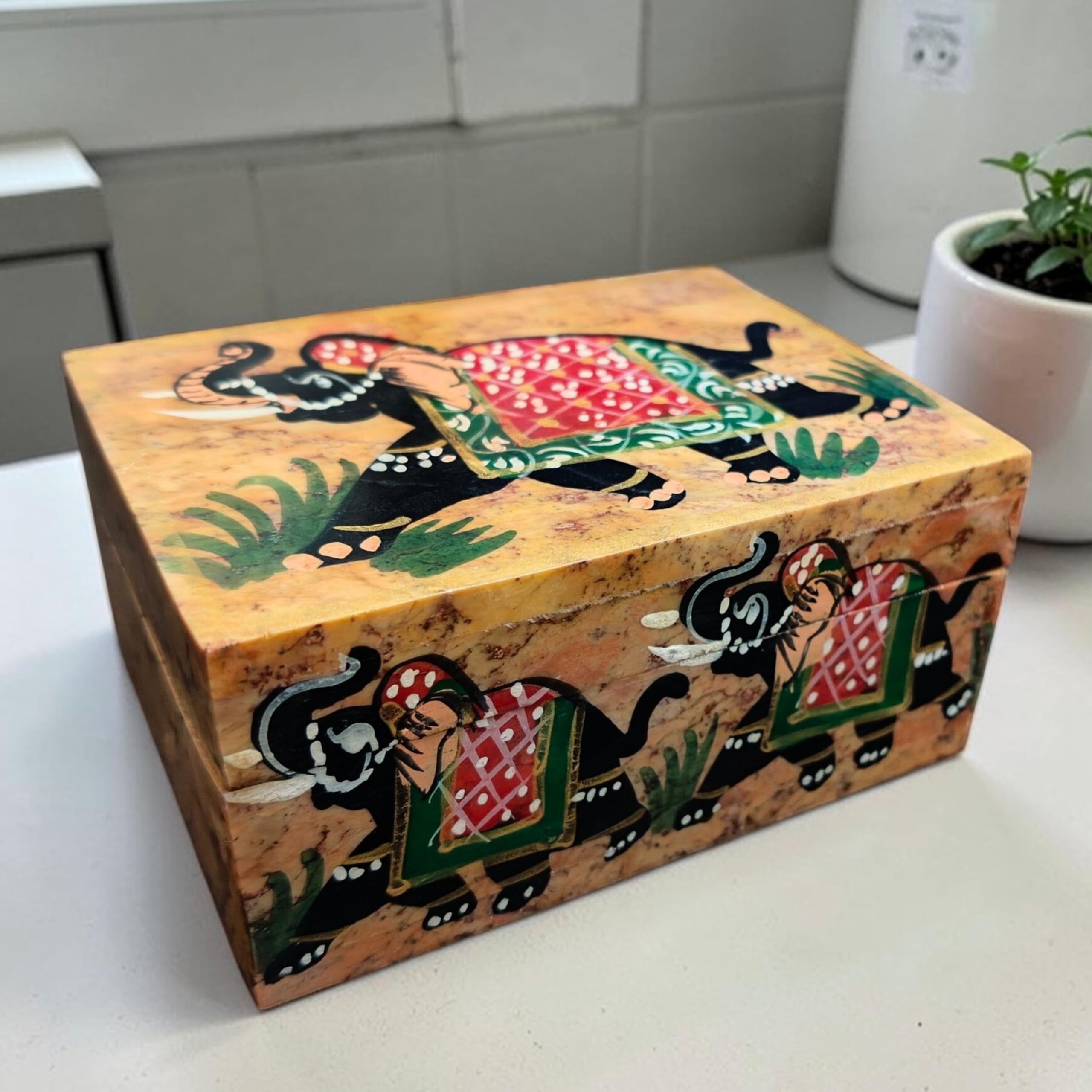 Boîte à bijoux éléphant stéatite : ne perdez plus vos bagues