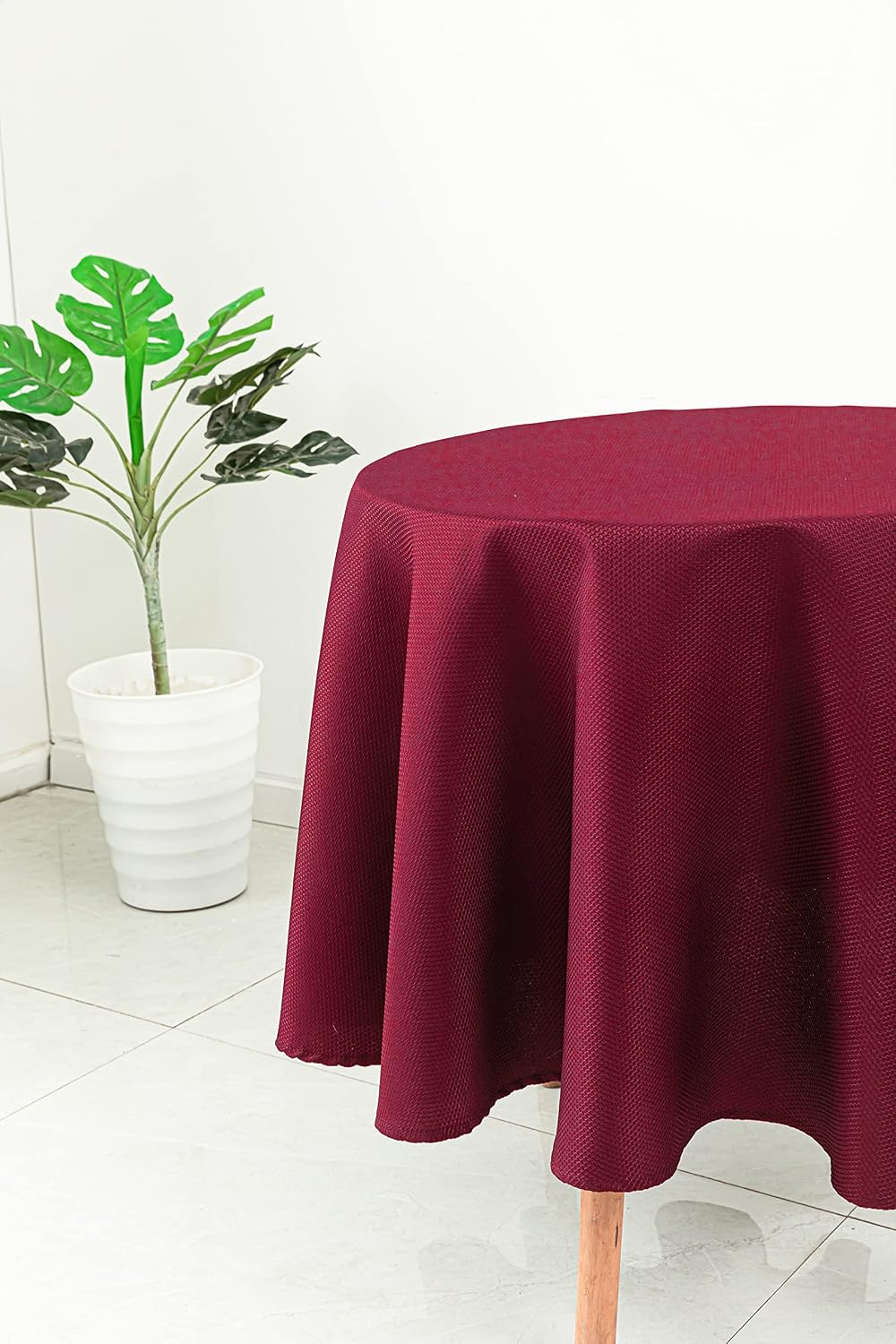 Hоlіdау Dеаlѕ 🛒 Biscaynebay Textured Fabric Round Tablecloths 70 Inches in Diameter, Burgundy Water Resistant Tablecloths for Dining, Kitchen, Wedding, Parties etc. Machine Washable