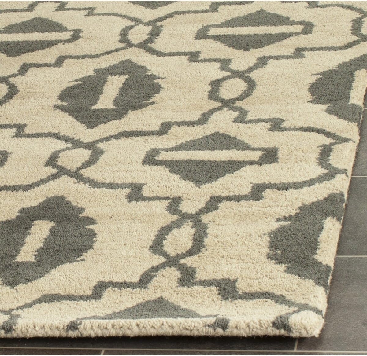 SAFAVIEH Chatham Collection Runner Rug - 2'3" x 7', Beige & Grey, Handmade Wool, Ideal for High Traffic Areas in Living Room, Bedroom (CHT632A)