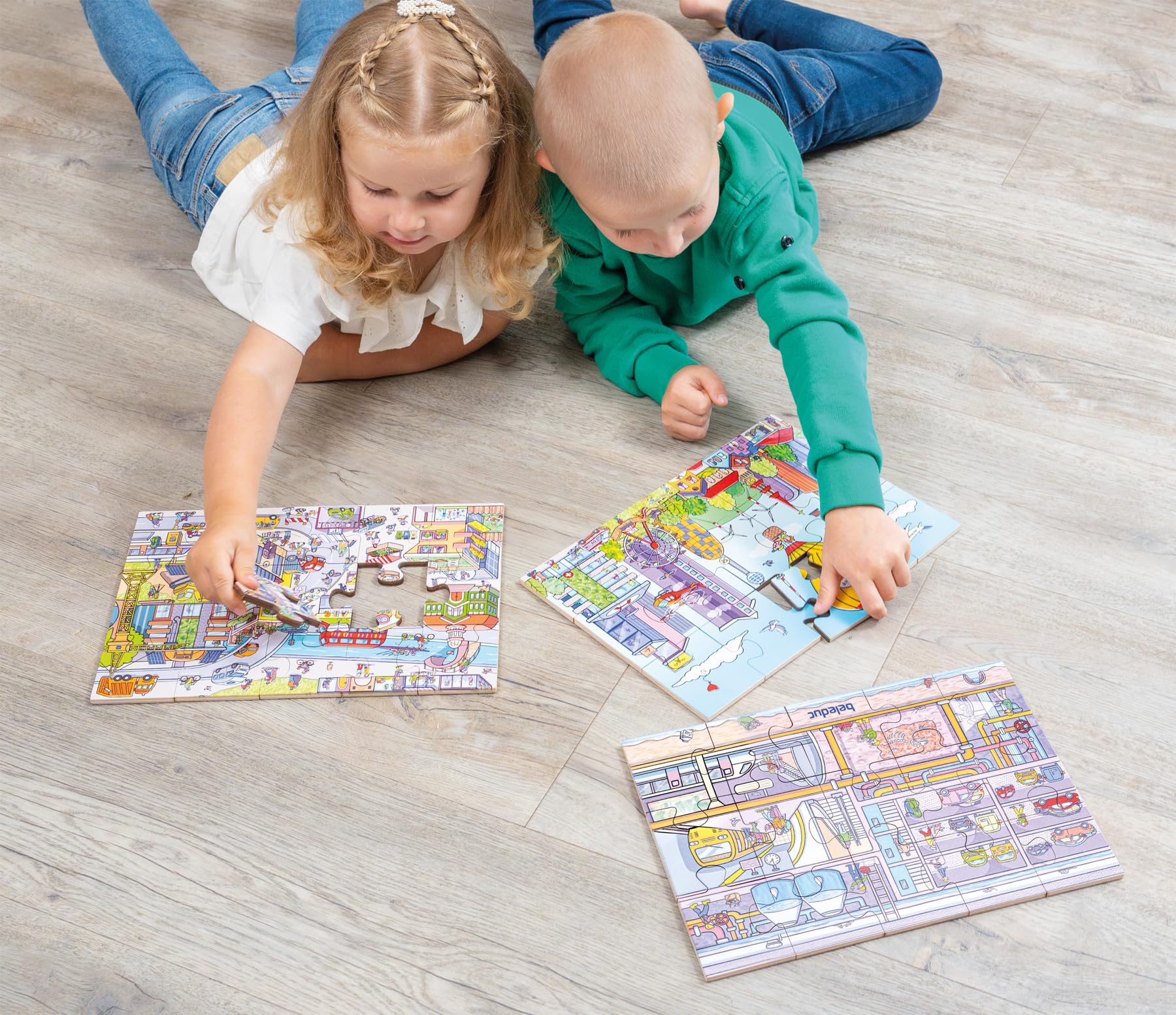 Beleduc Bodenpuzzle Stadtleben XL – 45 Teile – Großes Kinderpuzzle ab 3 Jahren – Stadt und Verkehr Lernpuzzle – 92 x 92 cm – 3 Puzzle Werden zu 1 XL Puzzle - Wimmelbild
