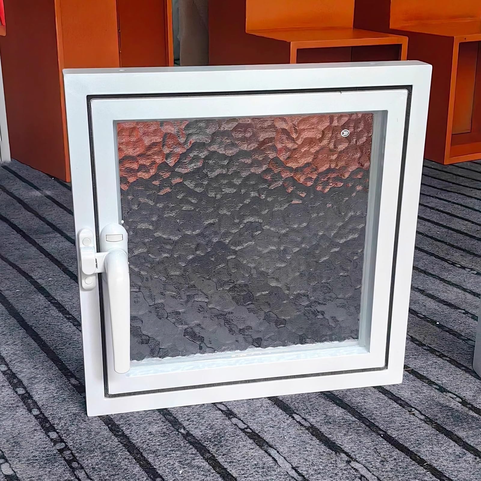 Ventana giratoria de vidrio templado y marco de aluminio para cobertizo