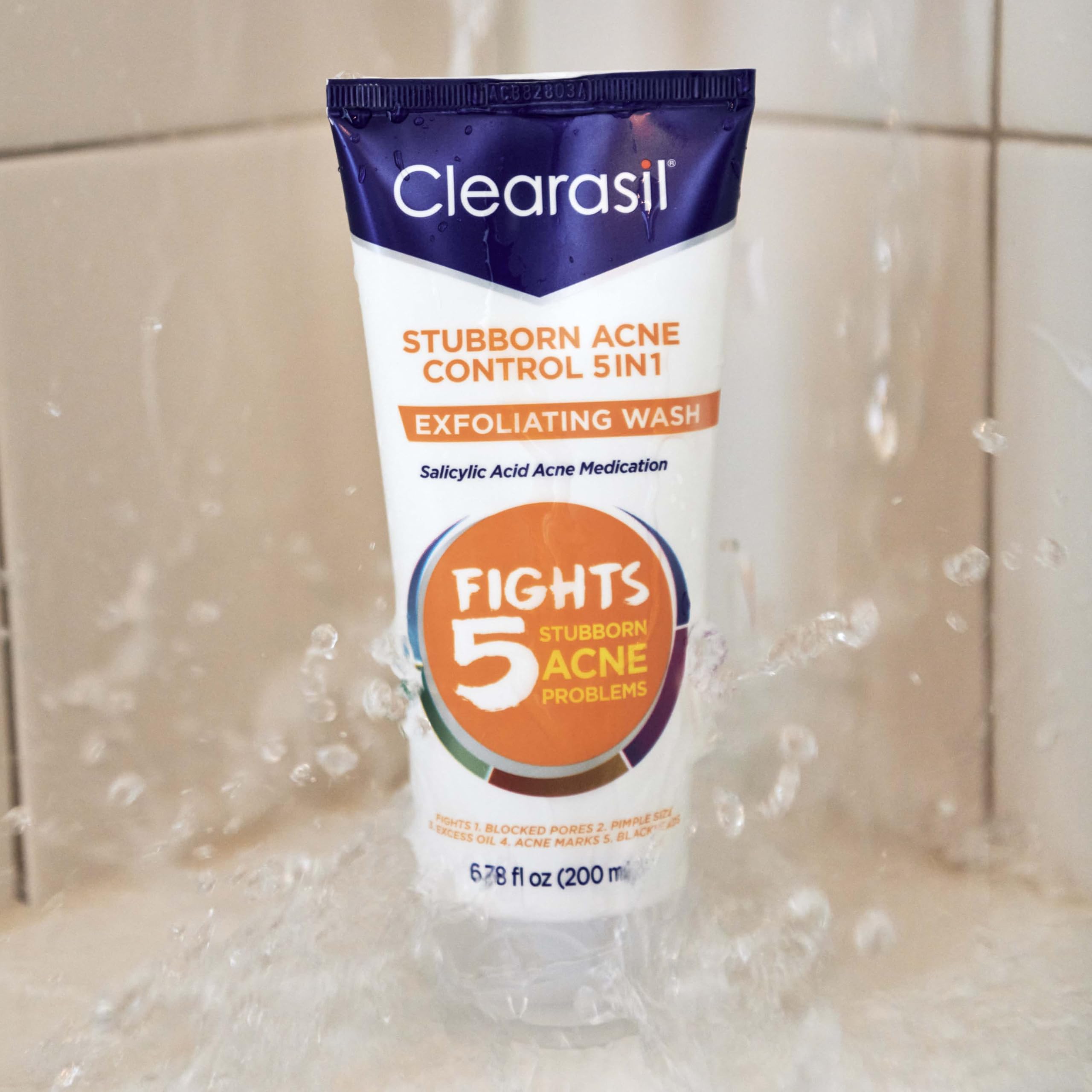 Clearasil İnatçı Akne Kontrolü 5'i 1 Arada Eksfoliye Yıkama 6.78 fl. oz., Blok Gözenekleri Azaltır, Sivilce Boyutu, Aşırı Yağ, Akne İşaretleri, Siyah Noktaları