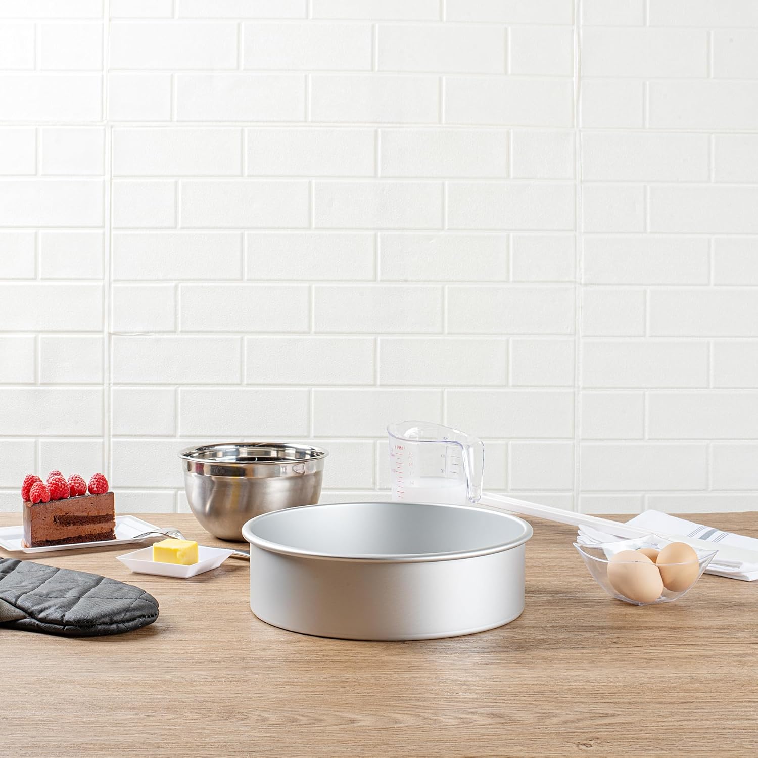 Restaurantware-Met Lux 10 x 3 Inch Straight-Sided Baking Tin, 1 Round Cake Pan - Oven-Ready, Freezable, Anodized Aluminum Round Baking Pan, Greaseproof, For Layer Birthday Cake - Image 9