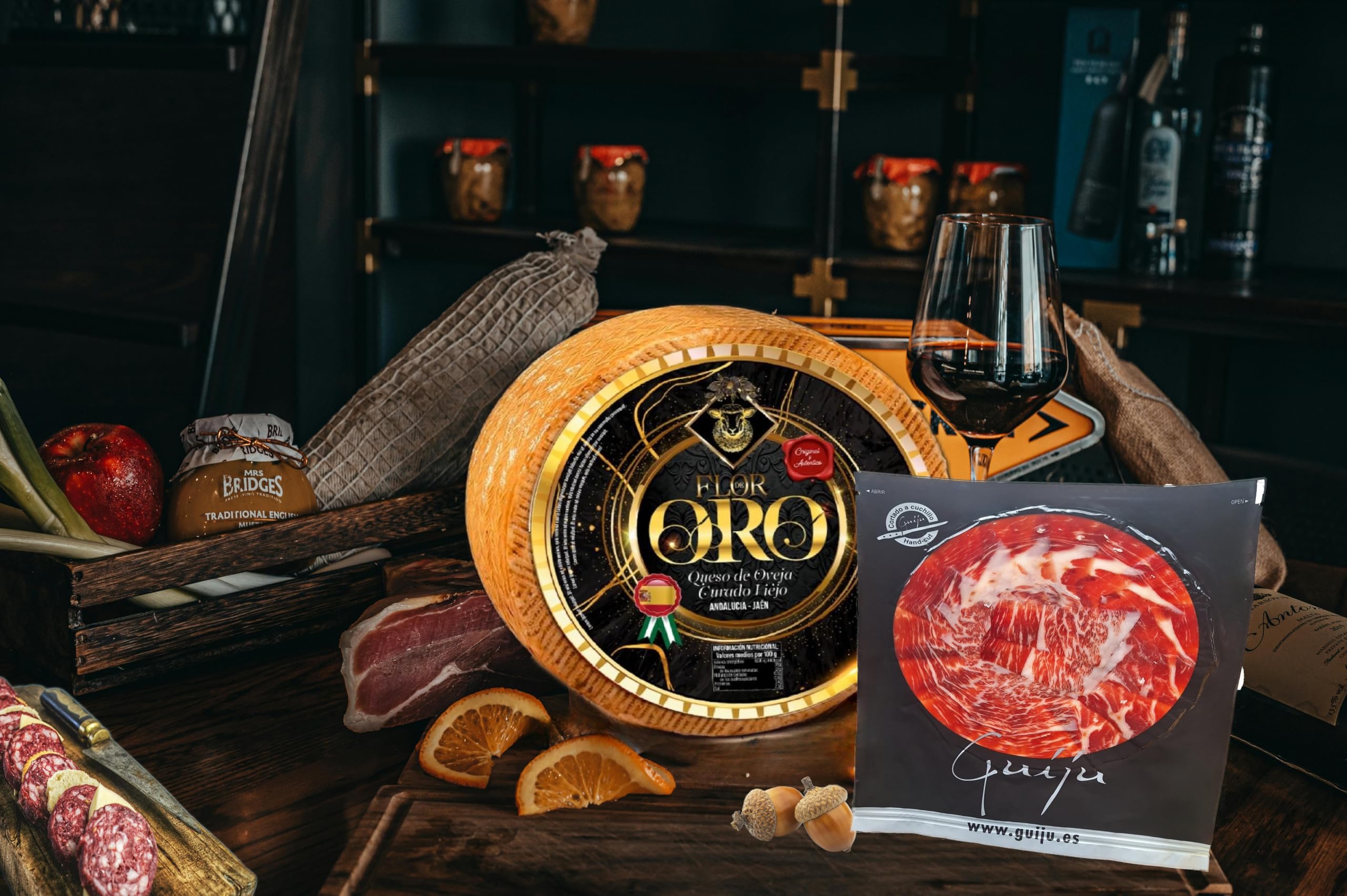 LOTE IBÉRICO 10 platos a cuchillo de jamón ibérico de cebo Y MEDIO LOMO IBÉRICO DE BELLOTA 100% + CHORIZO Y SALCHICHÓN IBÉRICO DE BELLOTA -REGALO QUESO-MARCA GUIJU-CESTA REGALO NAVIDAD.