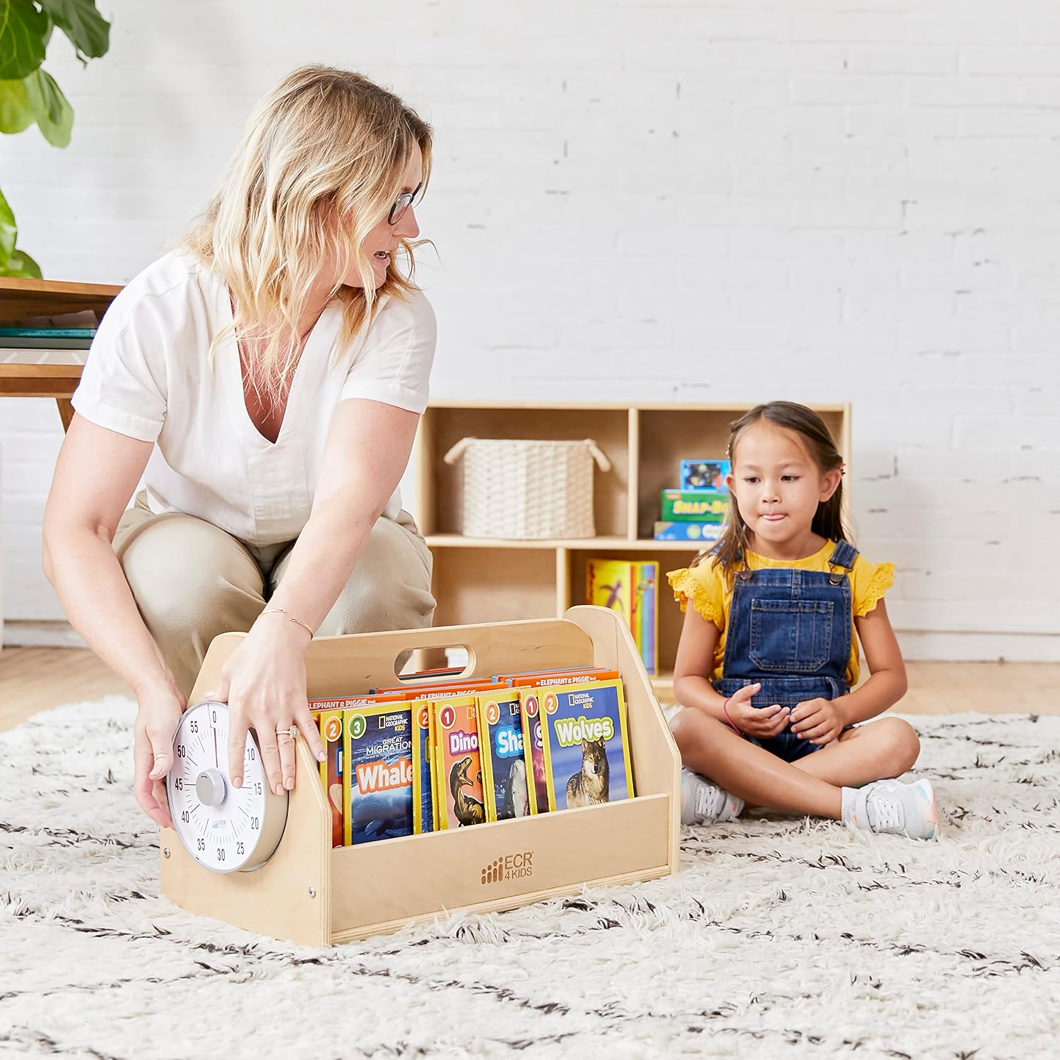 ECR4Kids Double-Sided Book Caddy with Countdown Timer, Portable Library, Natural