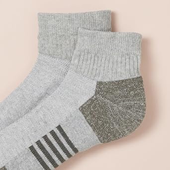 Amazon Essentials Men's Athletic Ankle Sports Socks, Breathable Cotton Blend, Cushioned Arch Support, 6 Pairs