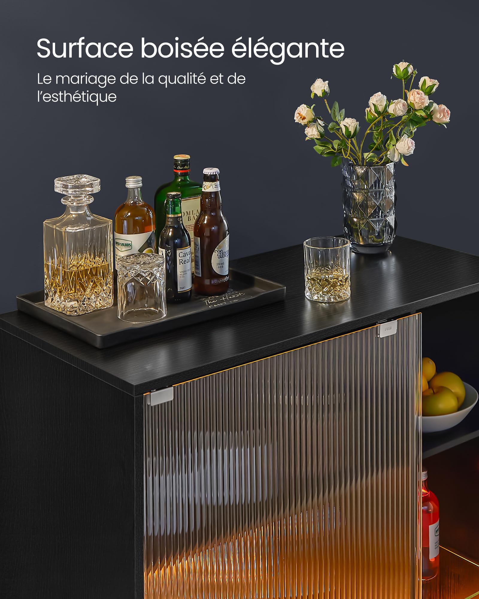VASAGLE Meuble Bar à Vin avec Éclairage, Buffet avec LED, Rangement pour Vin, Meuble de Bar pour Spiritueux, avec Porte-Verre, Porte en Verre Cannelé, pour Salon, Noir Boisé BBK361B21