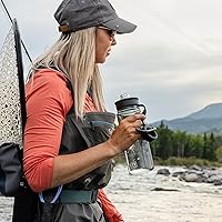Vista 4 de YETI Botella de agua Yonder con tapa de amarre Yonder, ligera, a prueba de fugas y sin BPA