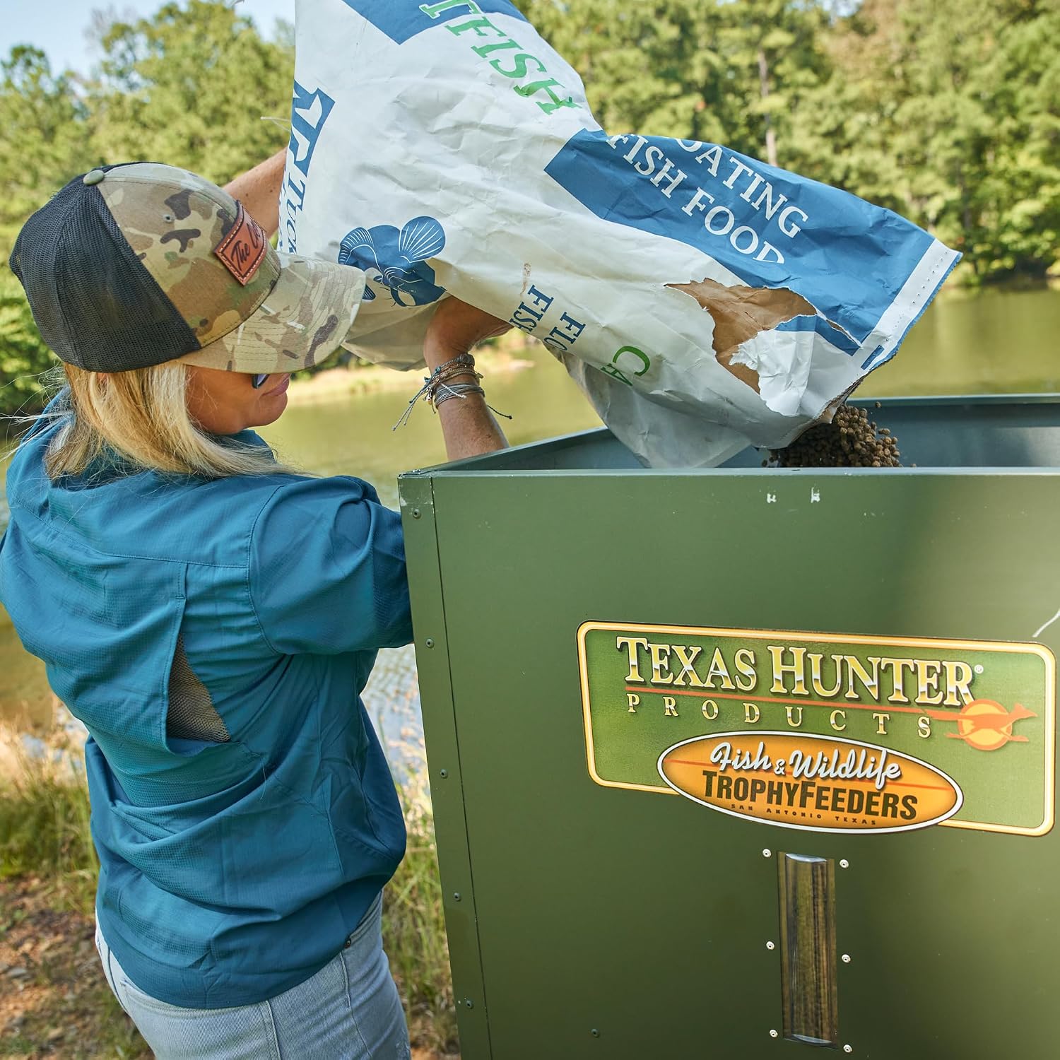 Texas Hunter Directional Fish Feeder w/Adjustable Legs - 250 lb. Fish Feed Capacity - Model DF425AL
