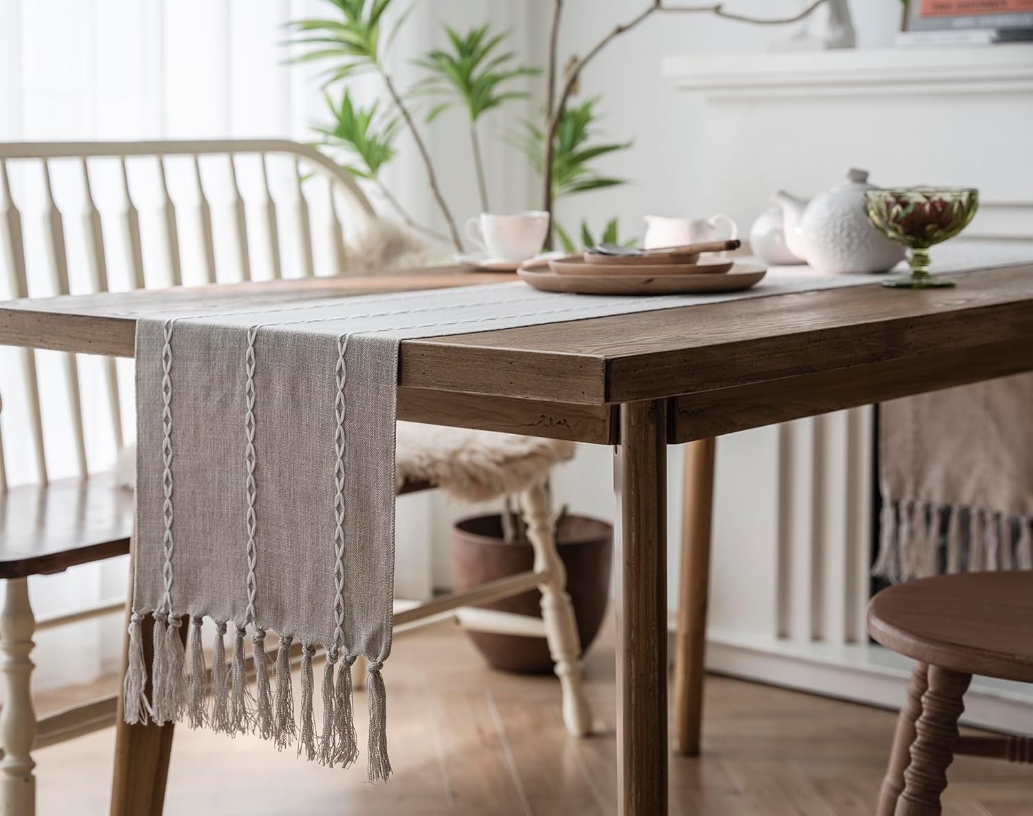 Striped Jacquard Table Runner with Tassels 130 Inches Long Farmhouse Rustic Table Runner Linen Textured Table Decoration for Living Room Bridal Shower (Coffee C,13"x130")