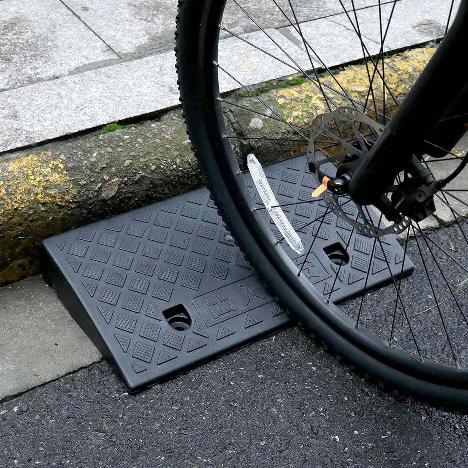 Rampe Trottoir PVC - Pour Voiture, Fauteuil Roulant, Moto Et Scooter (Hauteur 11-13cm)