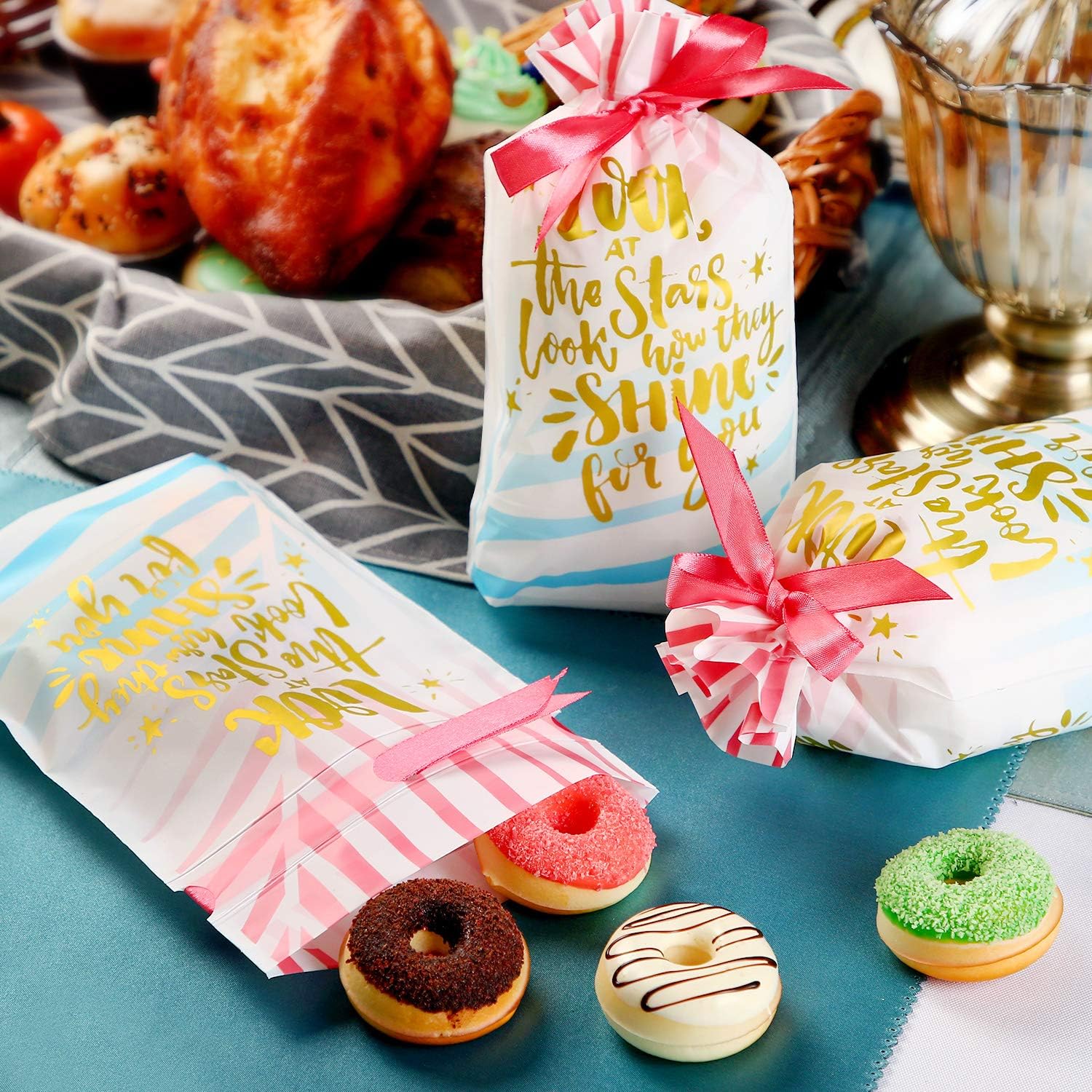 Frienda 30 Packs Treat Bags with Drawstring Candy Bags, Plastic Favor Bag Drawstring Cookie Bags for Christmas Wedding Party Birthday Engagement Holiday Favor (Gold Lettering Print)