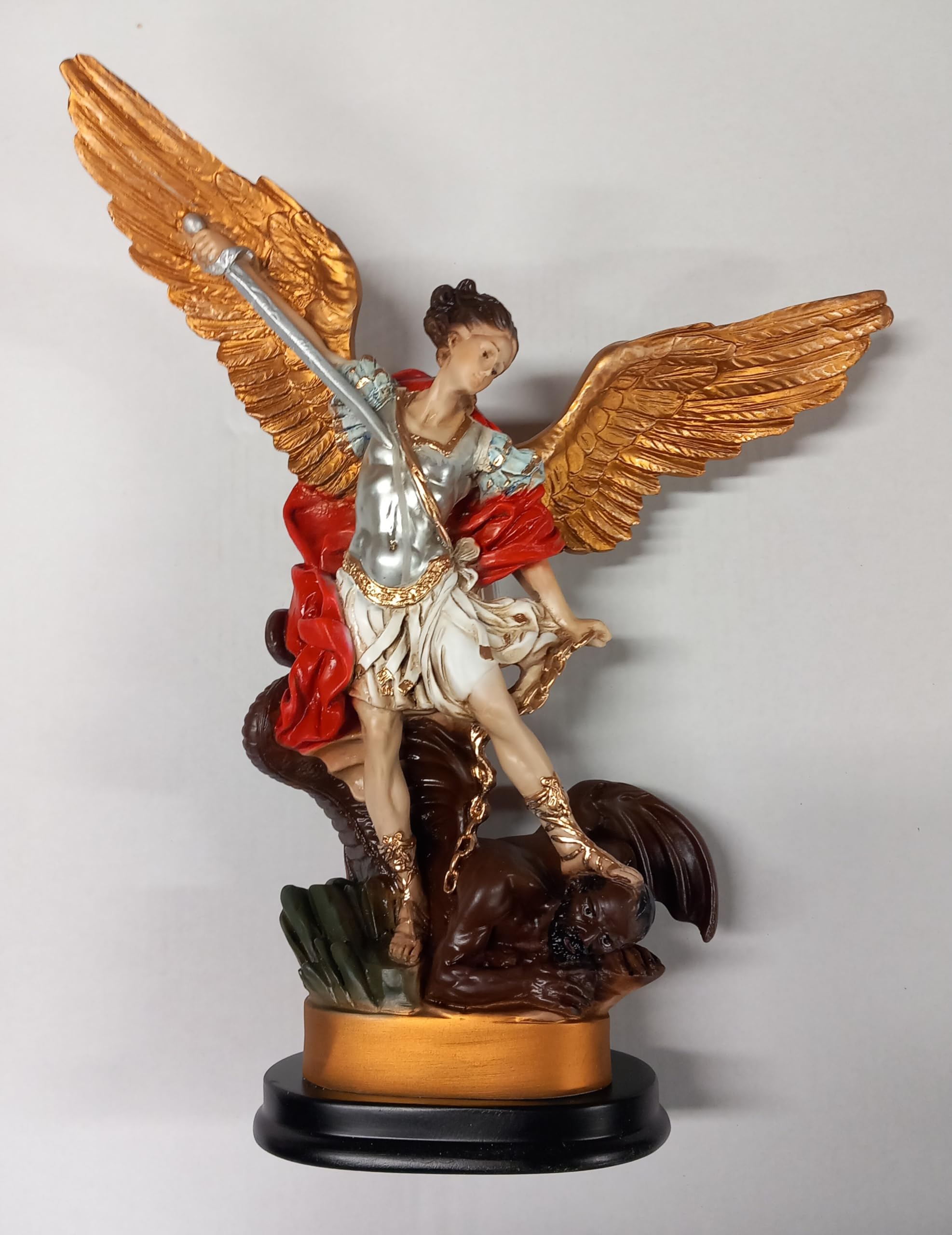 Generico ArteSacraCaravaggio Statua di San Michele Arcangelo, in marmo resina cm 41 all'ala, per interni ed esterni, decorata a mano, produzione artigianale