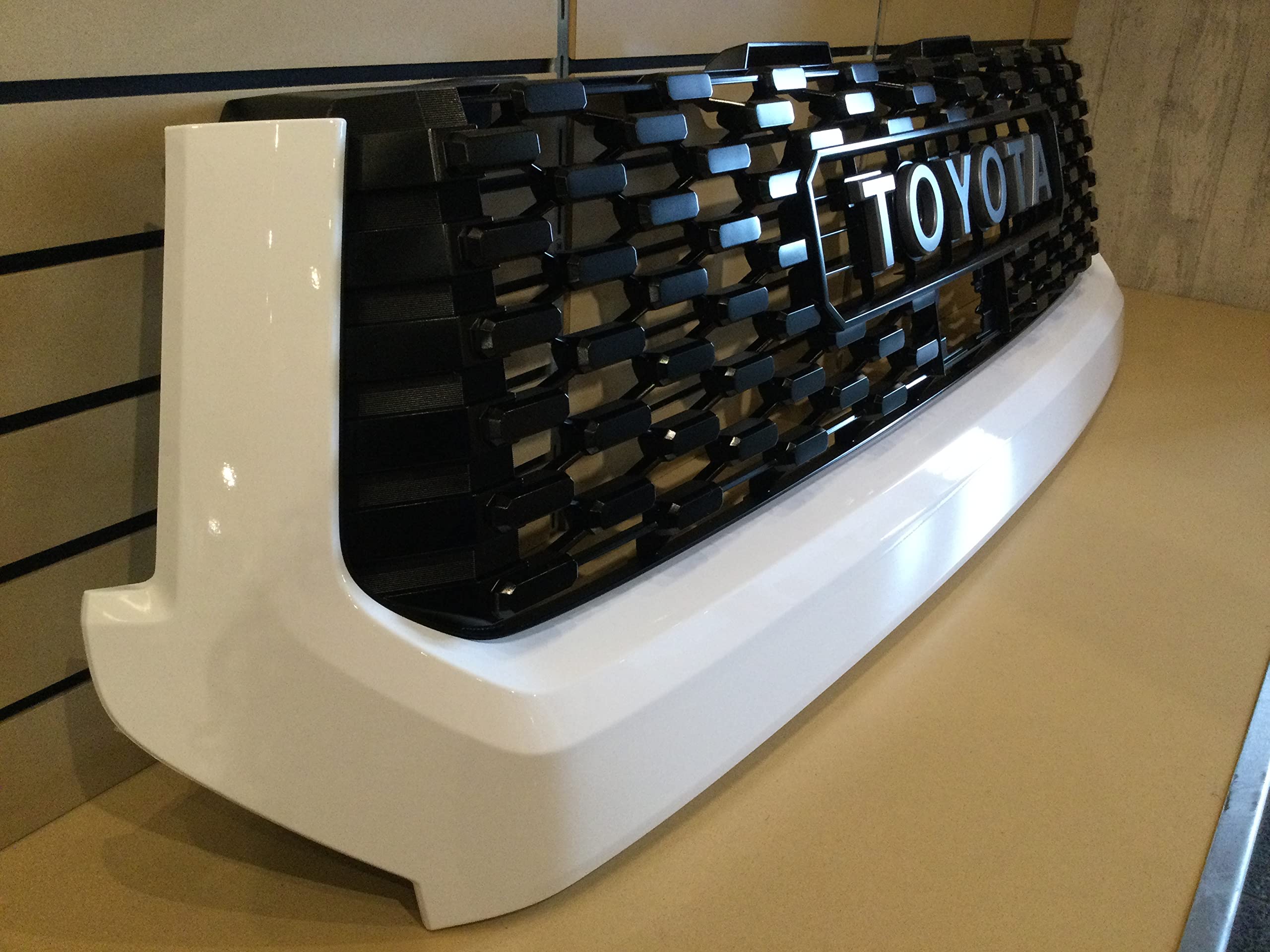Amazon.com: Toyota Grille - 53101-0C070A0 : Automotive