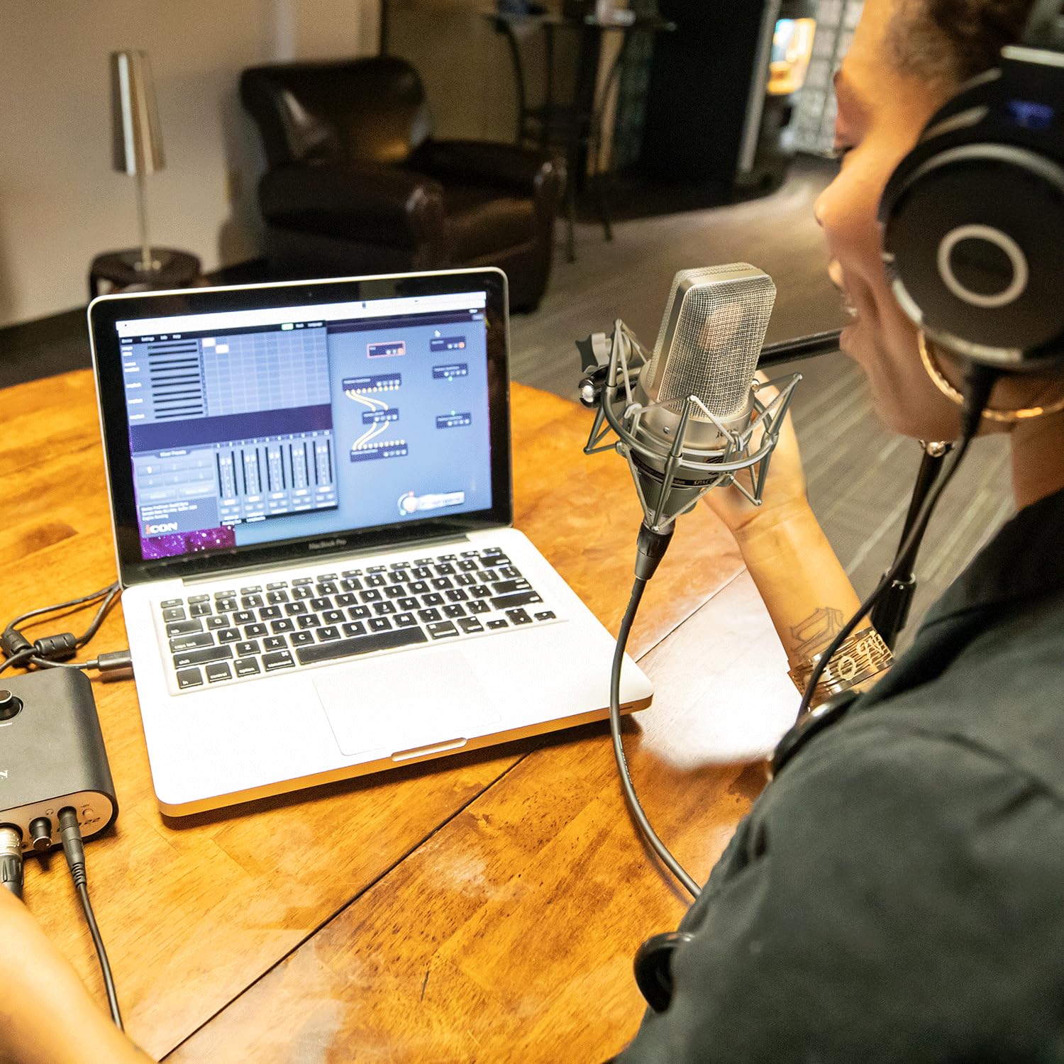 iCON Microfono a condensatore Pro Audio Space 103 con connettore XLR, diagramma polare cardioide, 20 Hz-20 kHz, gamma dinamica 123 dB, 8 dBA auto-rumore