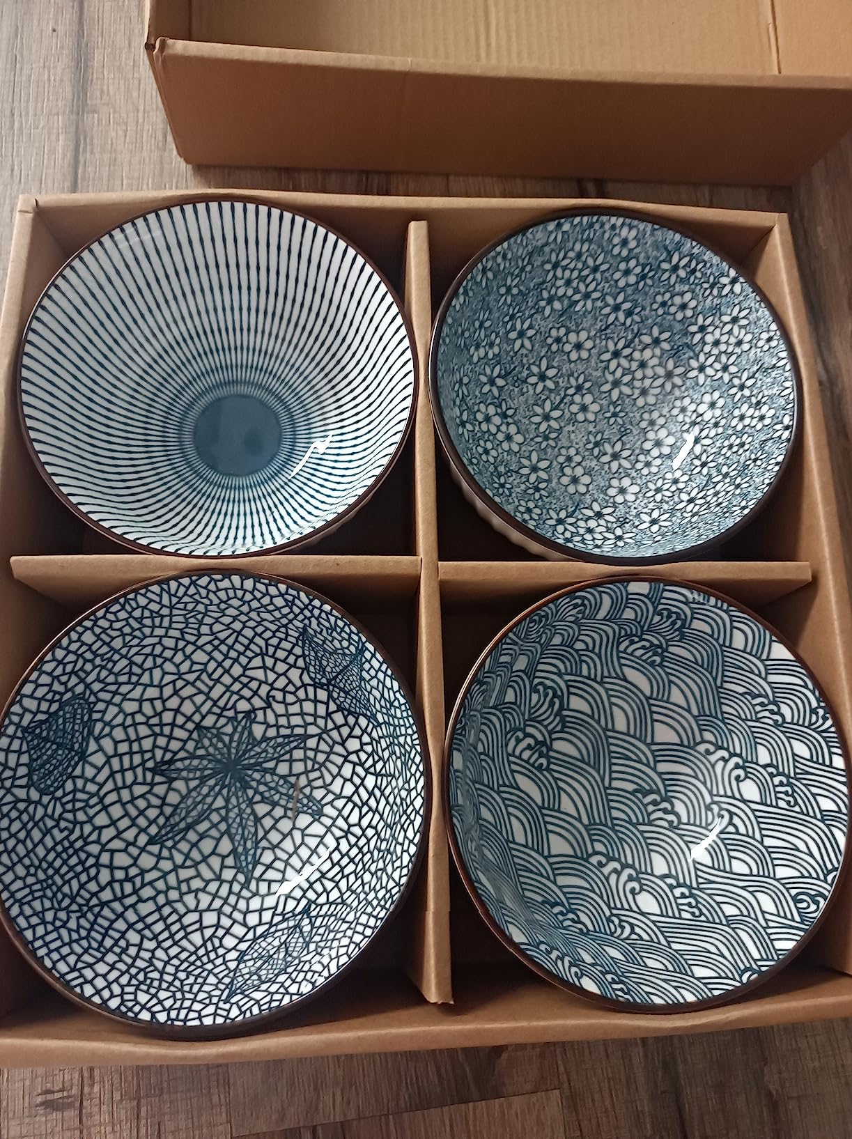TOKYO Design Studio Nippon Blue ASR-1 Lot De 4 Bols à Riz Assortis 12x6,4 Cm 300 Ml