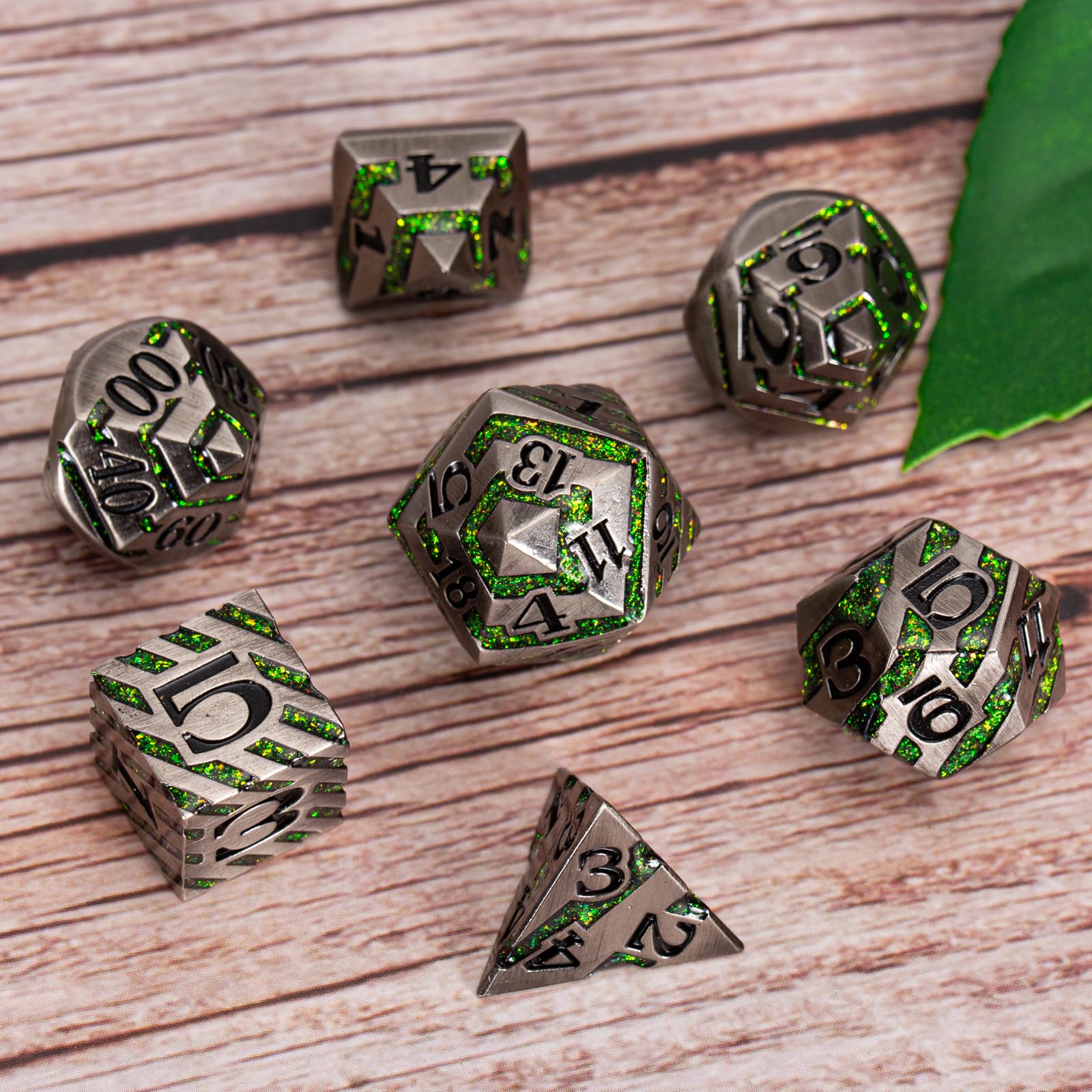 DND - Juego de dados de Dungeons and Dragons D20, dados de rayas metálicas con estuche de regalo, juegos de dados poliédricos para juegos de mesa, dados D&D, MTG, Pathfinder (níquel antiguo, morado