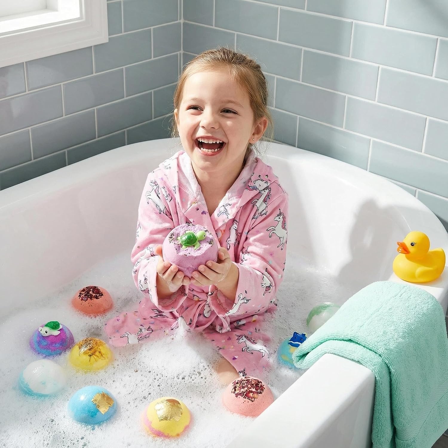 Natural Kids Bath Bombs with Surprise, 12 Unique Land & Sea Animal Bath Bomb Set, Child & Educational Fizzy Spa Bath Bombs, Birthday Gifts for Boys & Girls