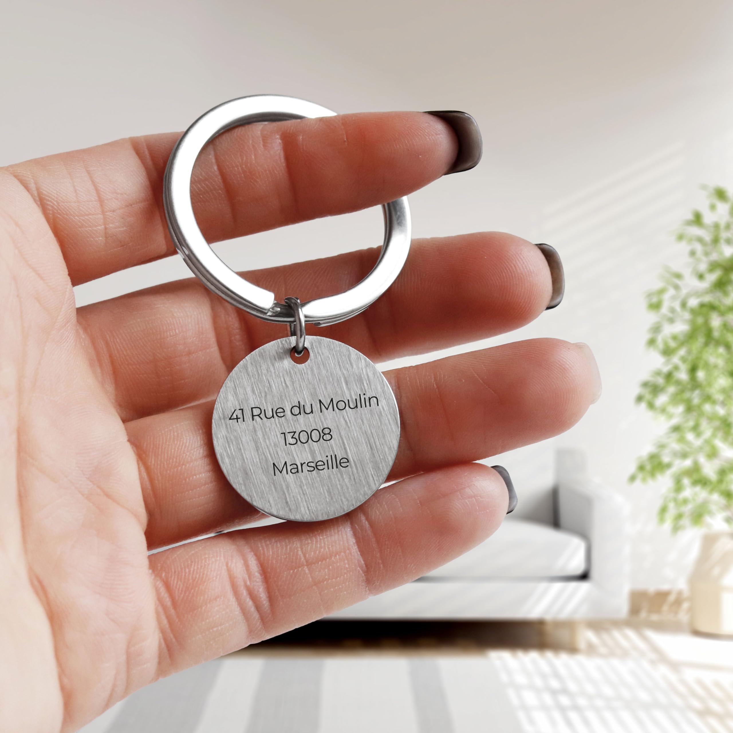 LAUBLUST Médaille pour chien personnalisée avec gravure pour collier - Tailles S, M, L | Cadeau personnalisé avec nom pour chiens et leurs maîtres - Accessoire pour chien | Boîte cadeau incl.