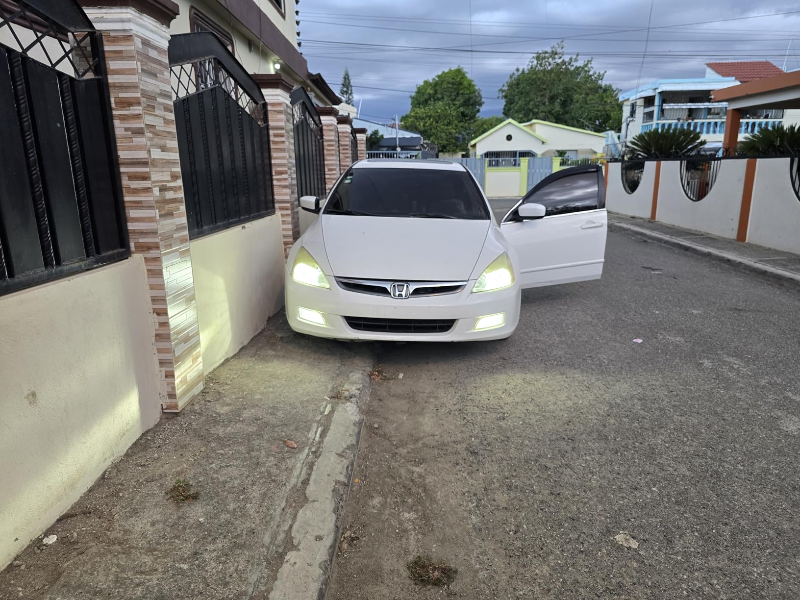 Rimthin XM3 9005/HB3 9006/HB4 LED Headlight Bulbs 6000K White IP67 Pack of 4