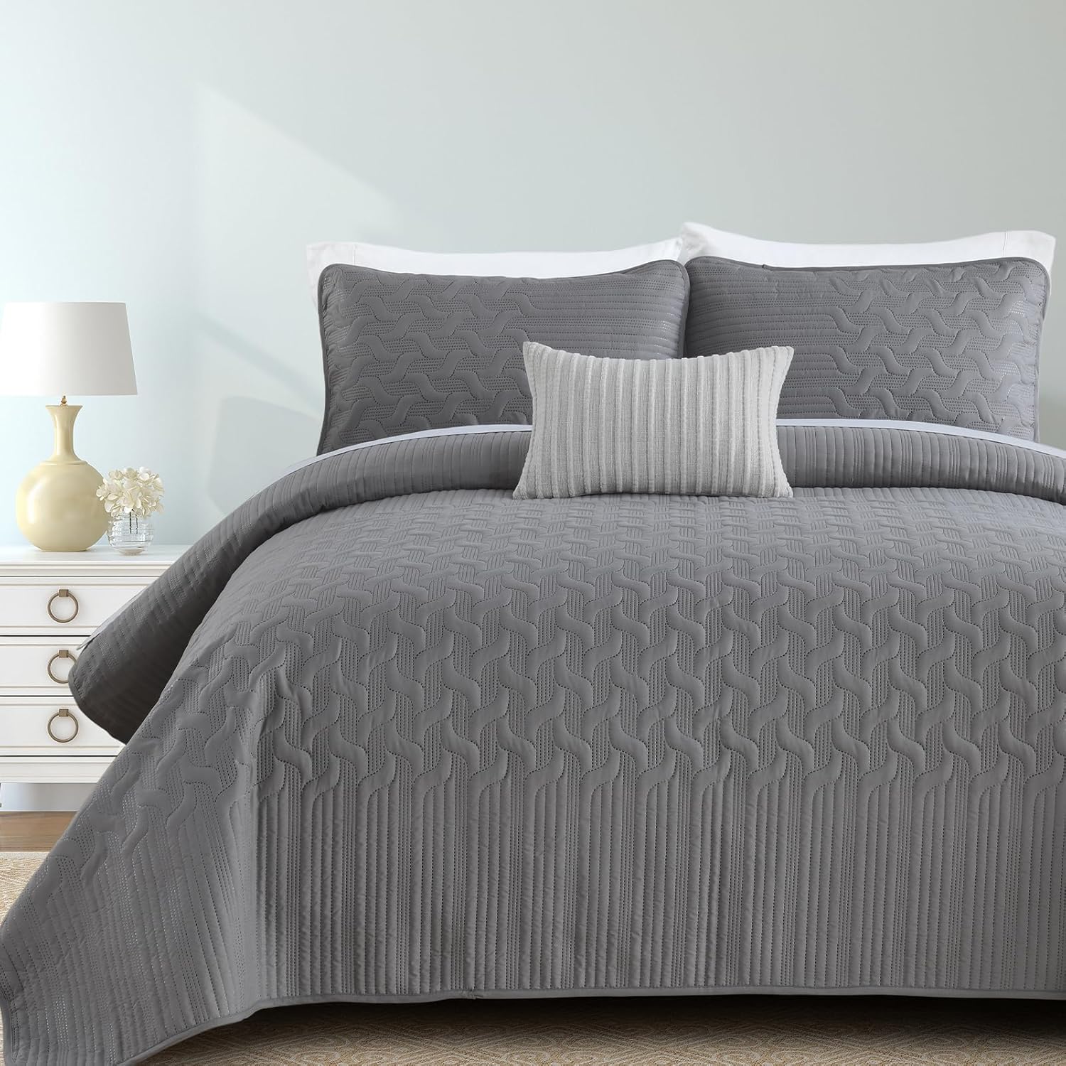 Yiran Grey Quilt Set Queen Size Lightweight Bedspread Ultrasonic Wave Pattern Soft Microfiber Coverlet for All Season Modern Style 3 Piece Bed Cover Sets with 2 Pillow Shams (96"x90")