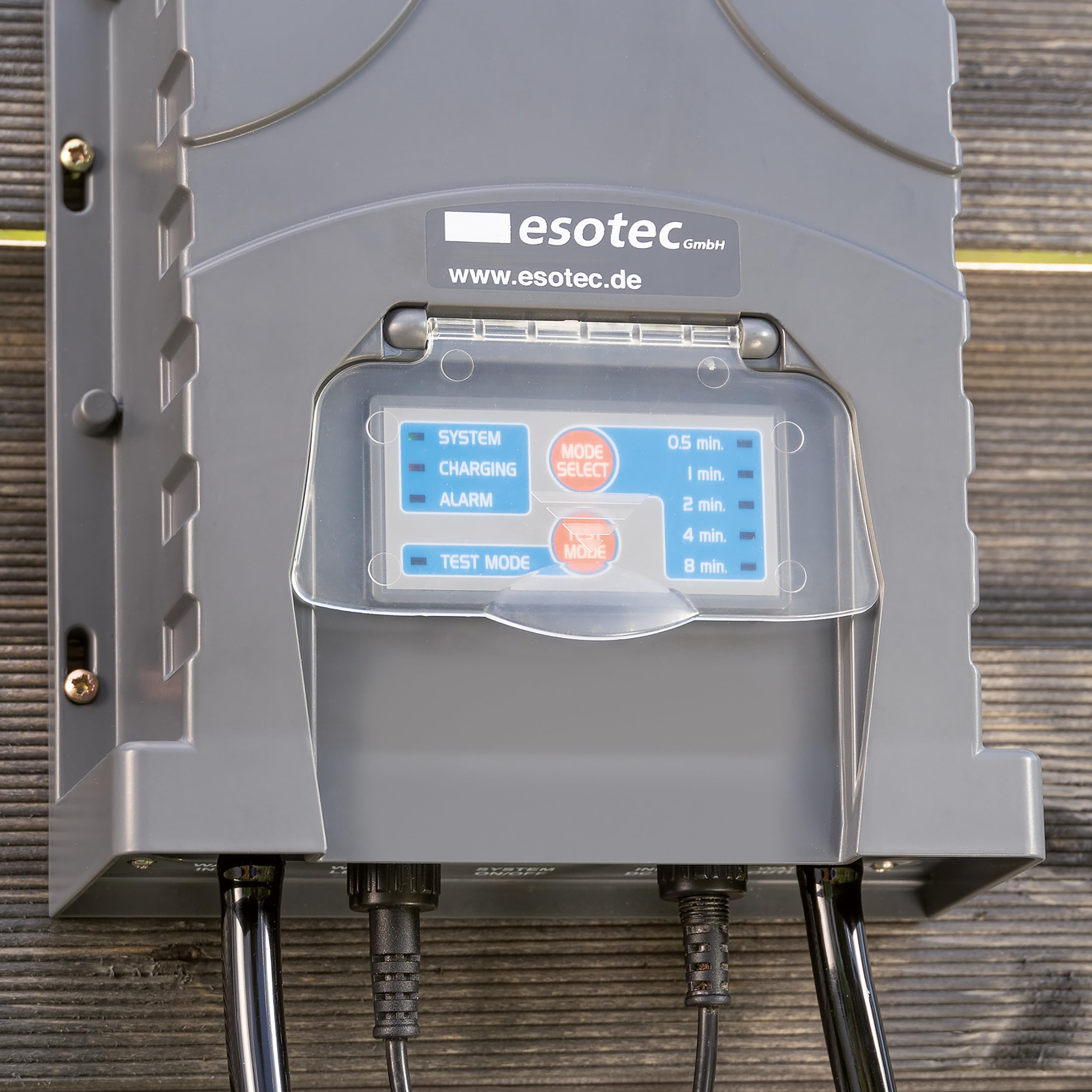 Esotec Solar Bewässerungssystem Waterdrops Pro, 50 regulierbare Tropfer – Automatische Tropfbewässerung für Garten & Balkon 101124