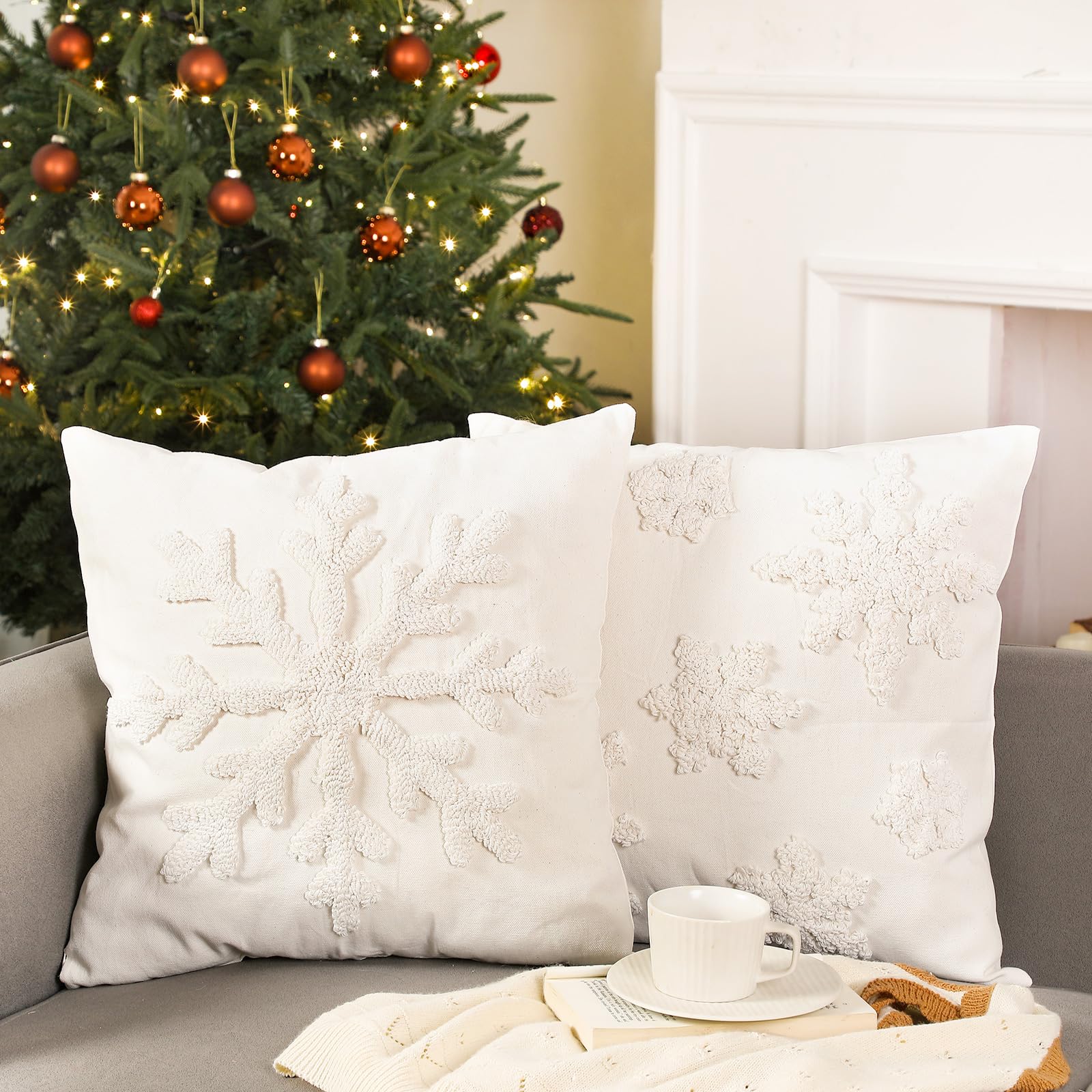 Beeveer 2 federe per cuscini natalizie, 45 x 45 cm, decorative, morbide, con fiocco di neve, per divano, camera da letto, auto, casa, 2 stili