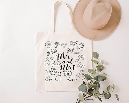 Vista 3 de Mr. and Mrs. Tote Bag Gift For Bride Wedding Planning Tote Bag Newly Engaged Engagement Gift for her Bridal Shower Gift Canvas Market Tote